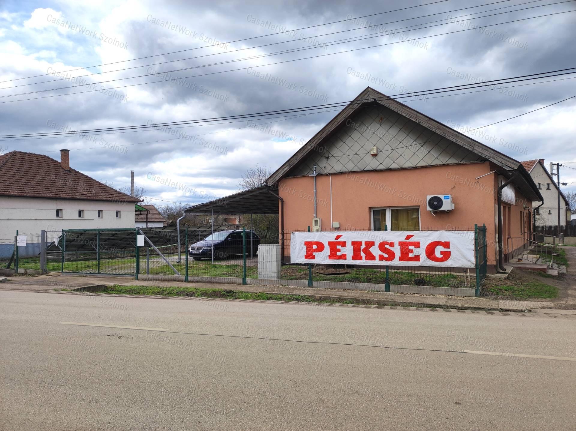 Eladó 3 szobás családi házzá alakítható ingatlan Jászkiséren