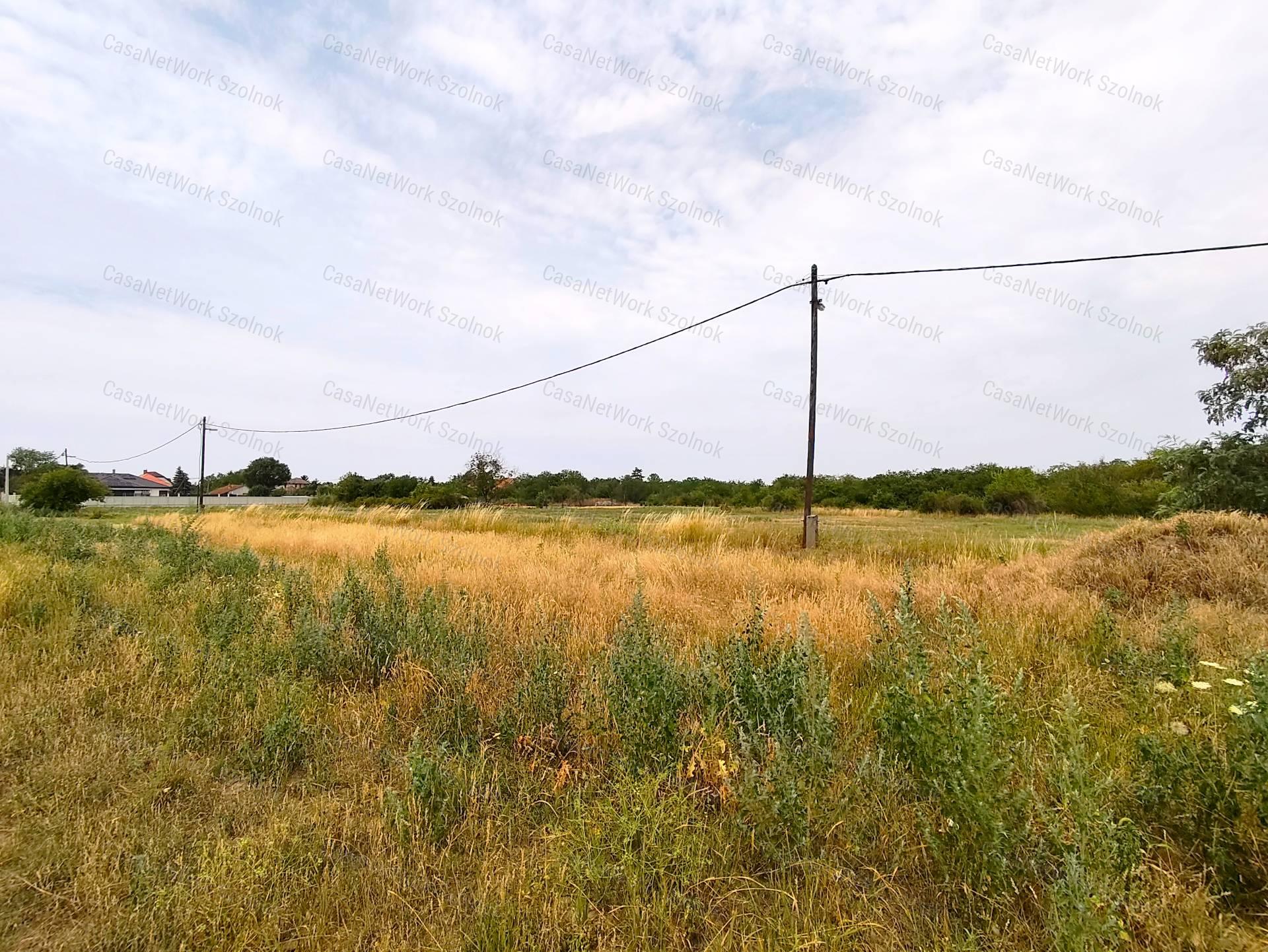 Eladó Telek Szandaszőlősön!