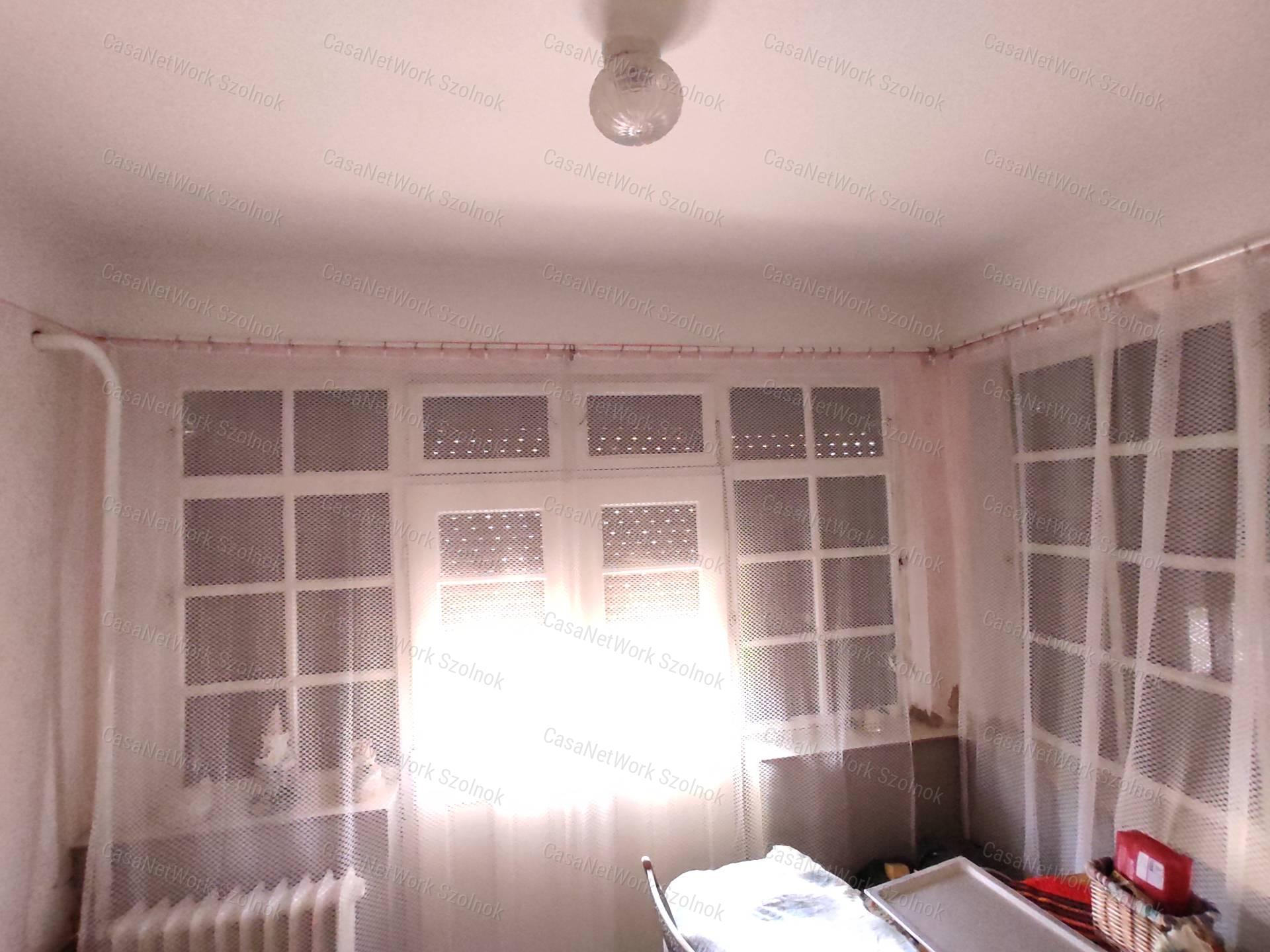 Eladó családi ház, Abony