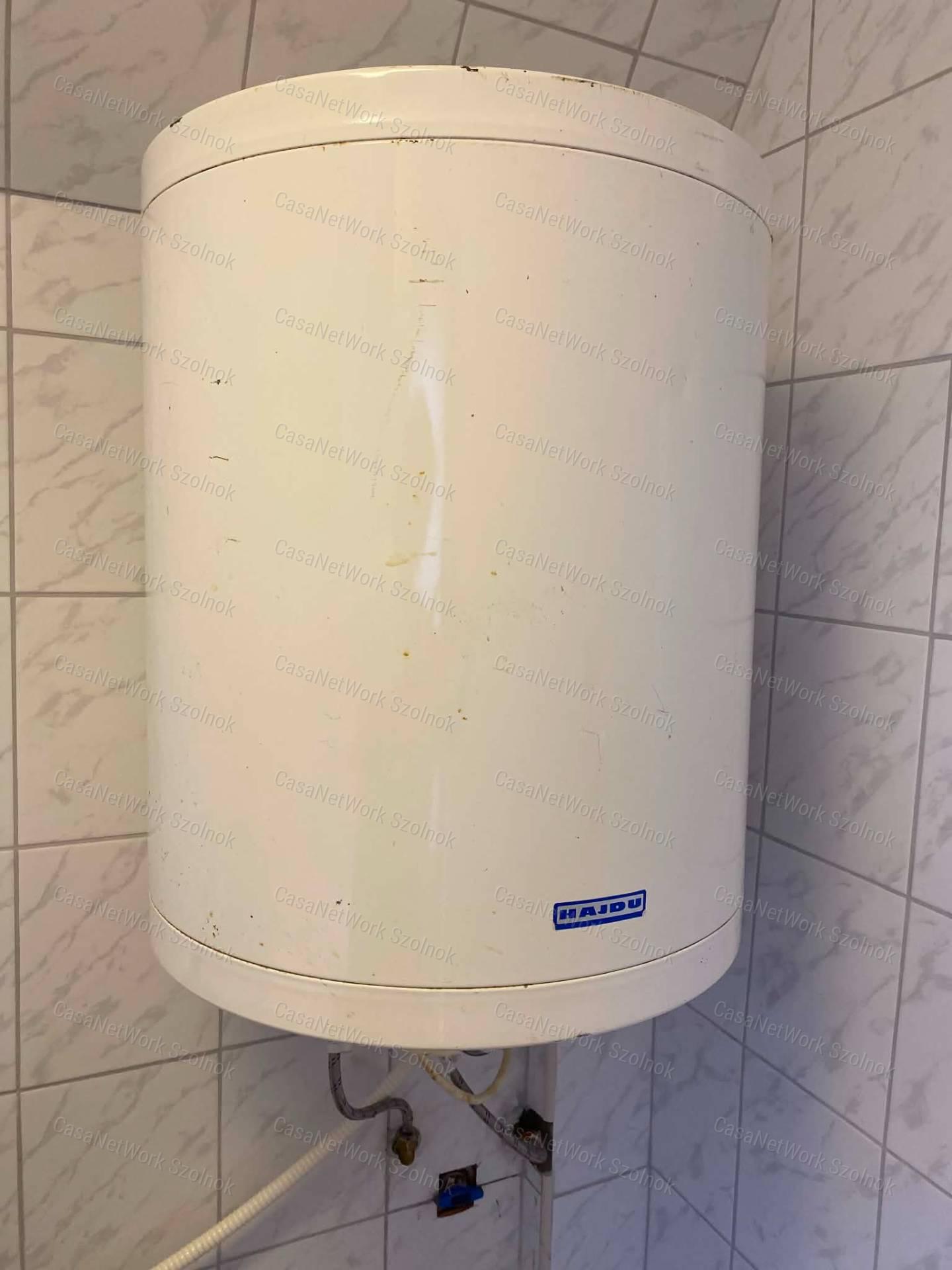 Szolnokon felújított  hétvégi ház eladó !