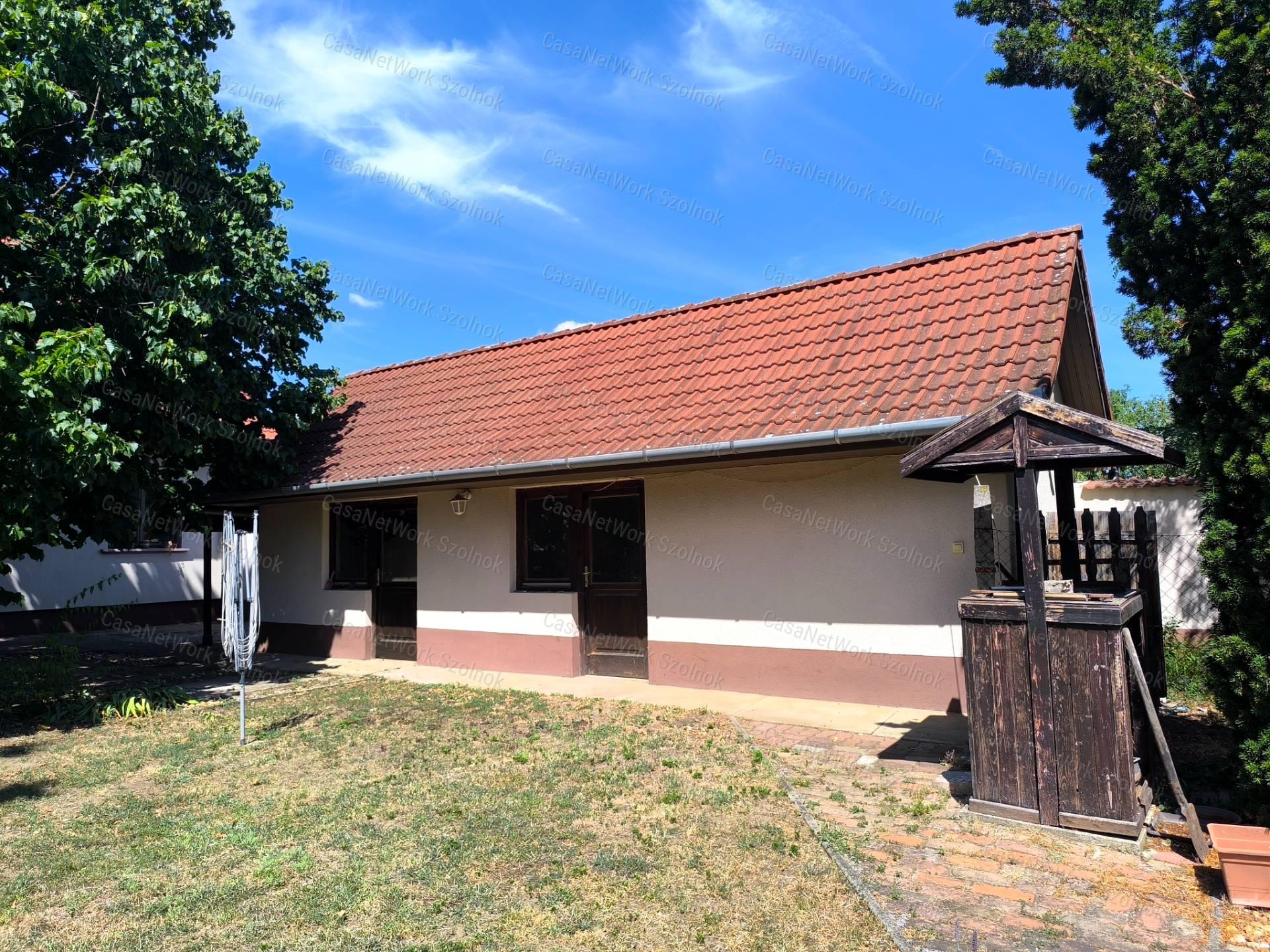 Rákóczifalvai 132 m2-es feljújított családi ház eladó!