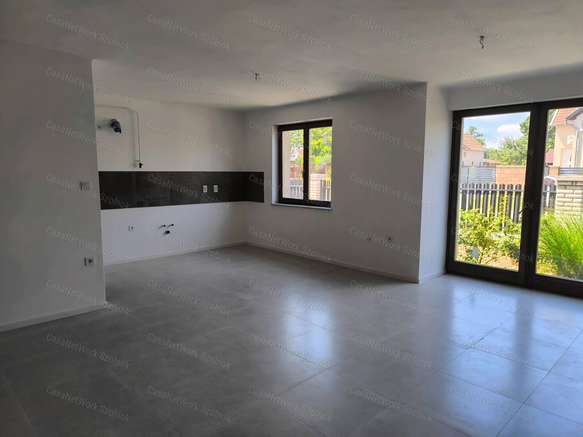 Rákóczifalvai 132 m2-es feljújított családi ház eladó!