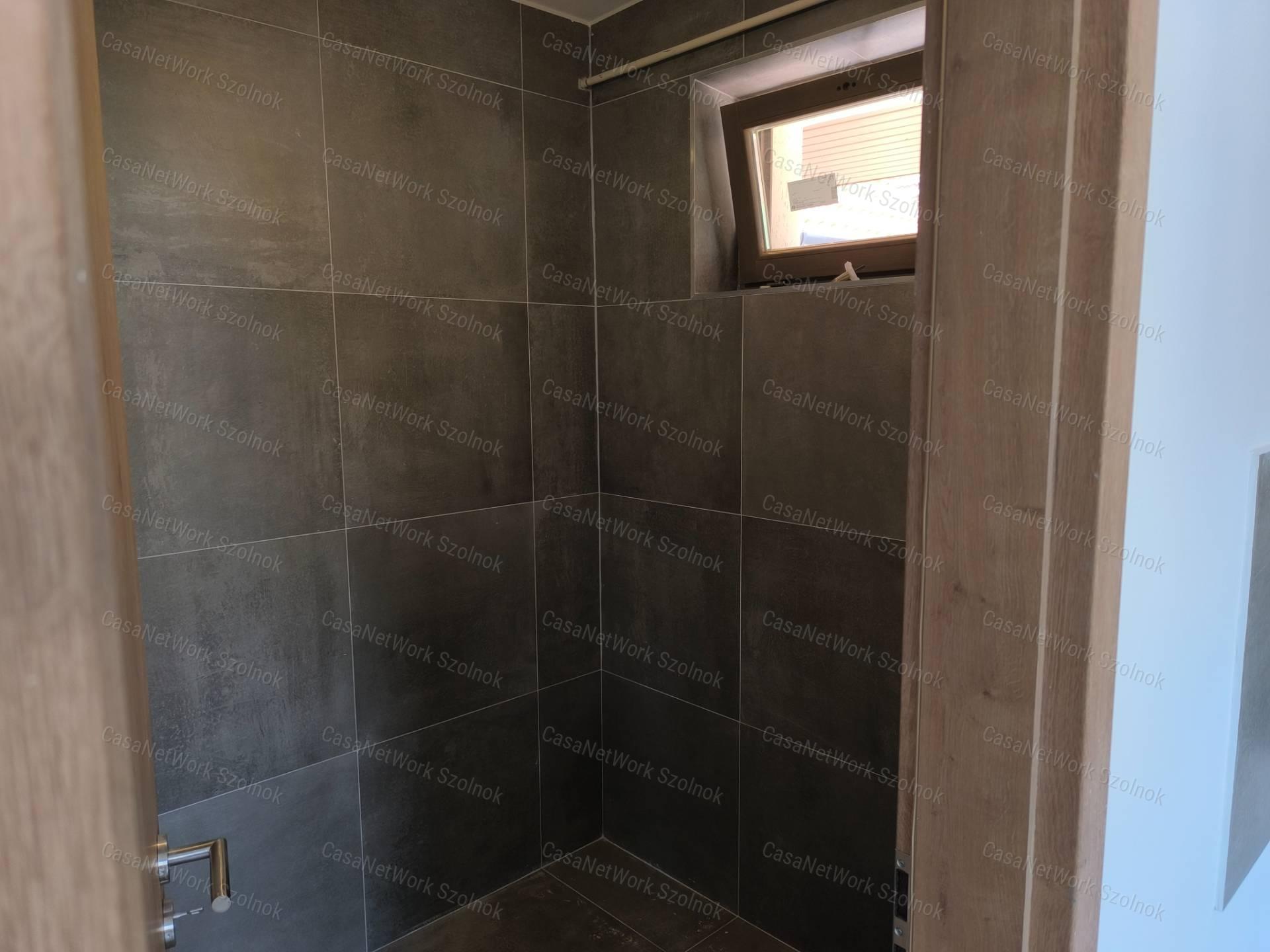 Rákóczifalvai 132 m2-es feljújított családi ház eladó!