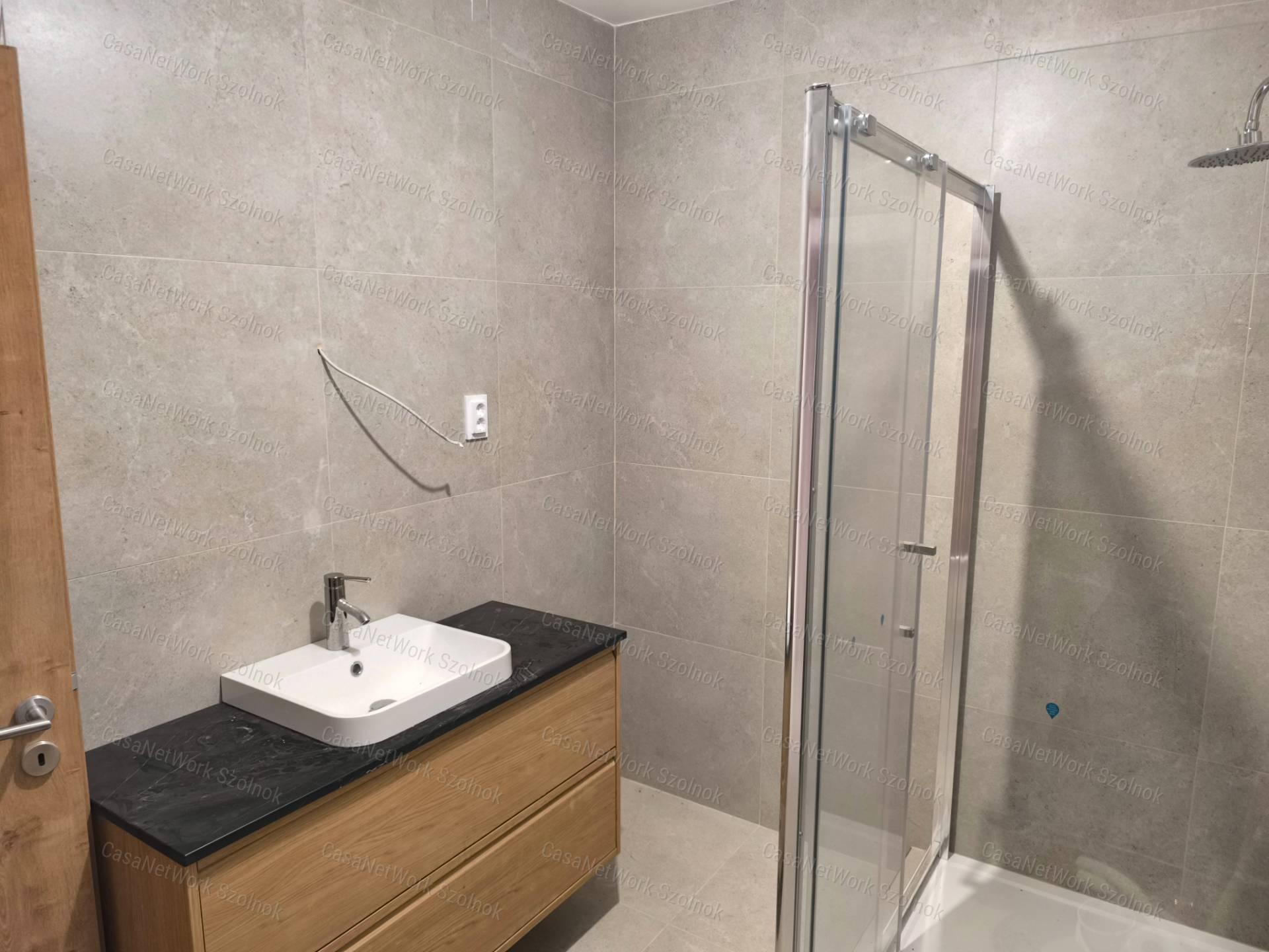 Rákóczifalvai 132 m2-es feljújított családi ház eladó!