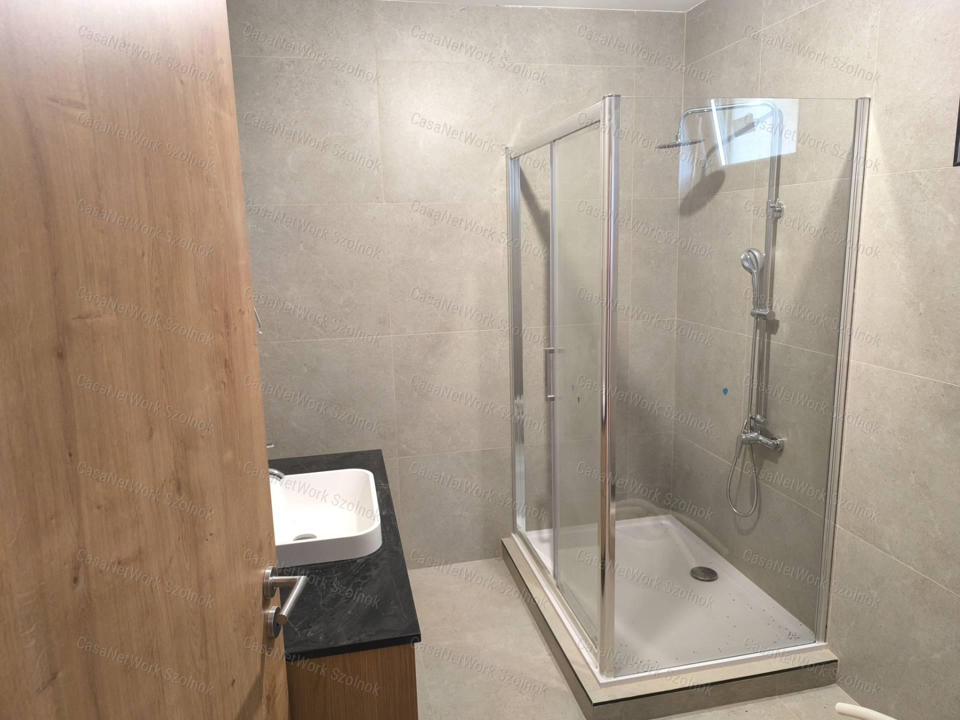 Rákóczifalvai 132 m2-es feljújított családi ház eladó!