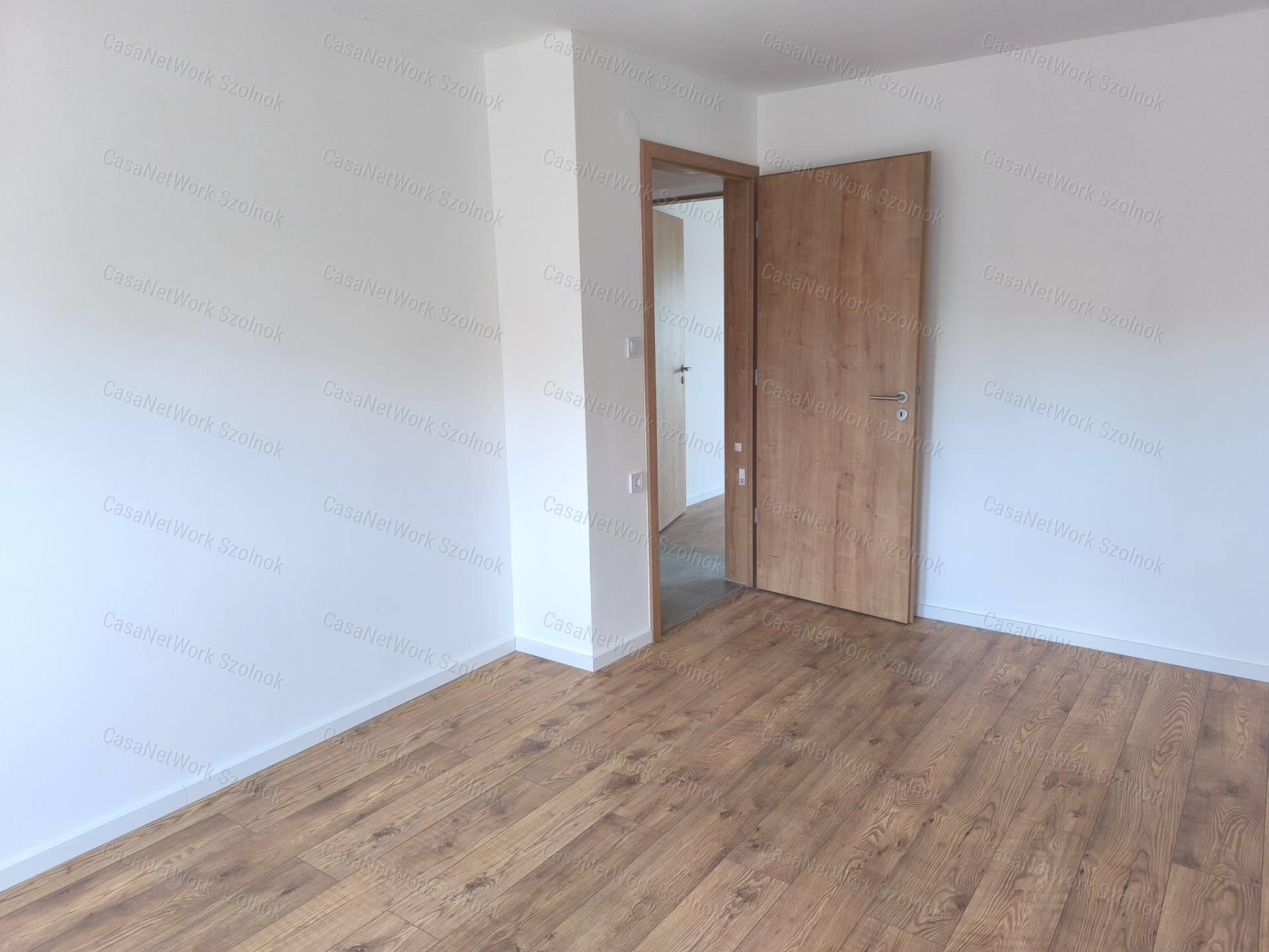 Rákóczifalvai 132 m2-es feljújított családi ház eladó!