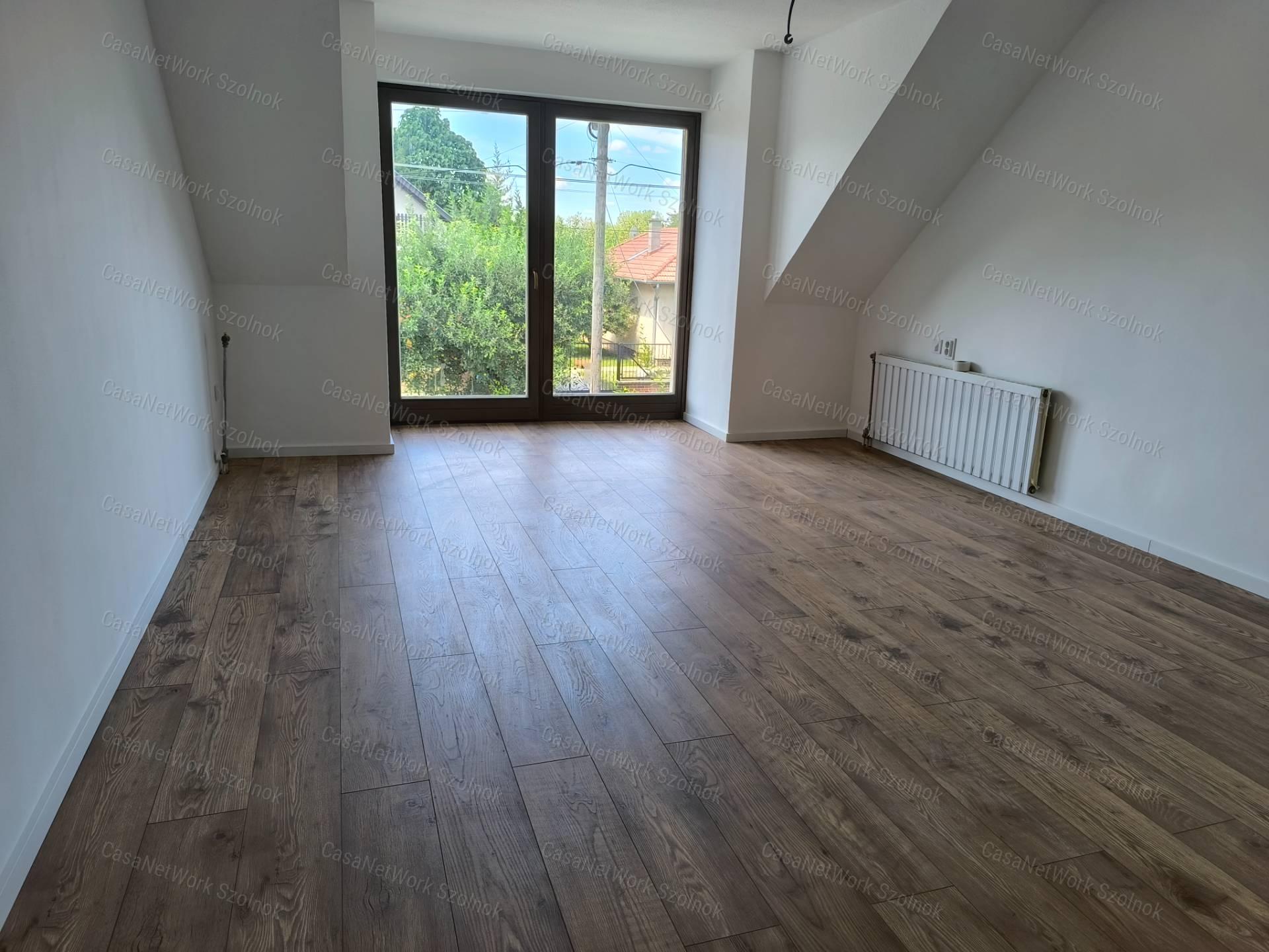 Rákóczifalvai 132 m2-es feljújított családi ház eladó!