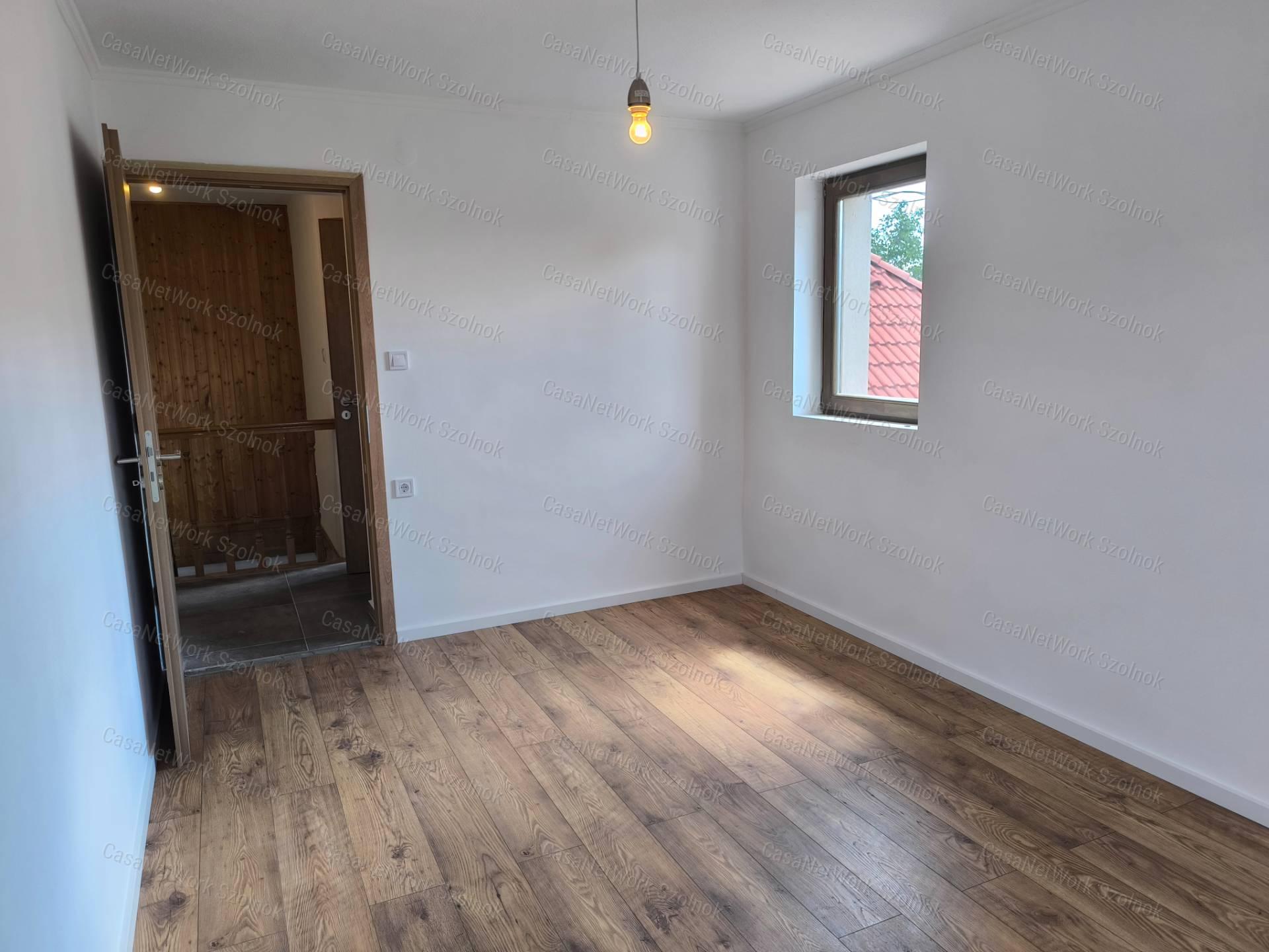 Rákóczifalvai 132 m2-es feljújított családi ház eladó!