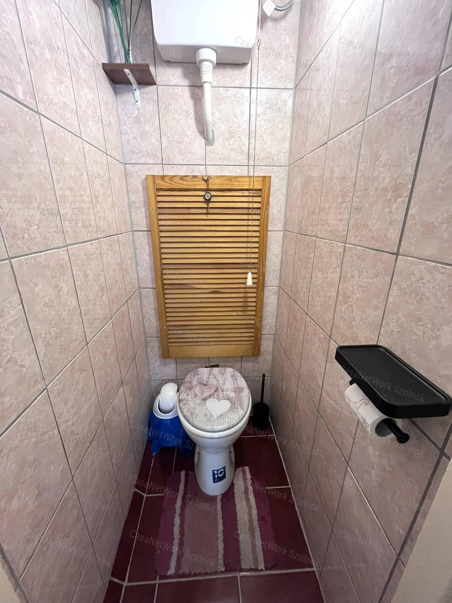Eladó azonnal költözhető, felújított panel lakás a Karczag L. úton!