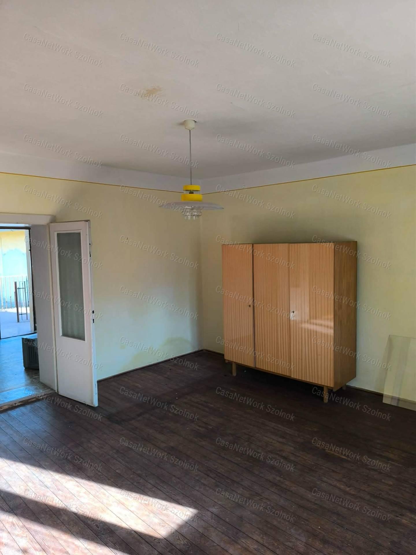 Tiszaföldvár, Szondy Vezér úton Eladó egy családi ház