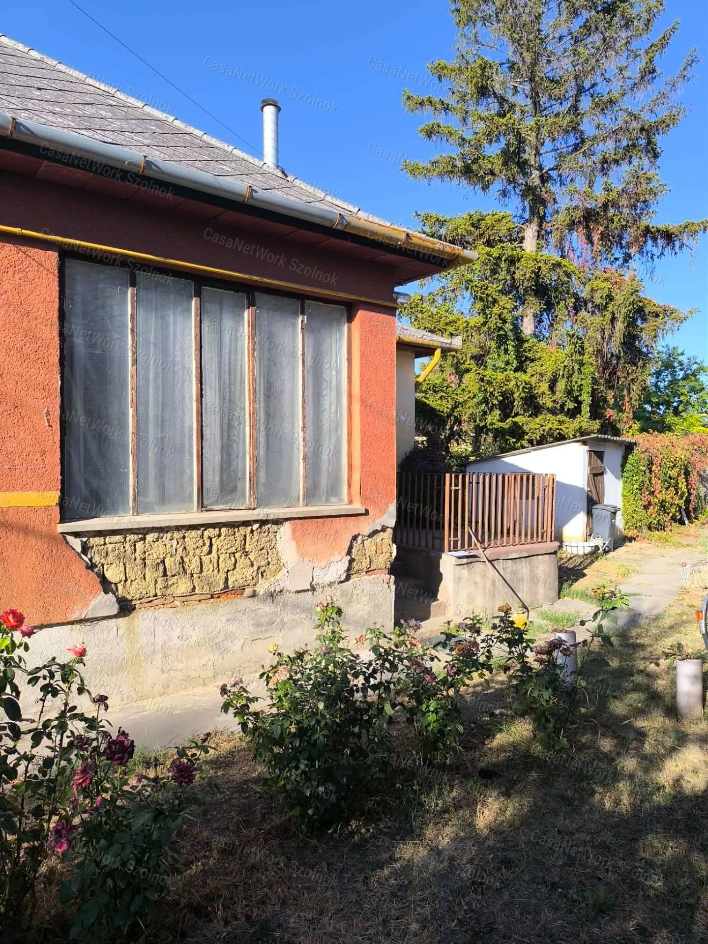 Tiszaföldvár, Szondy Vezér úton Eladó egy családi ház