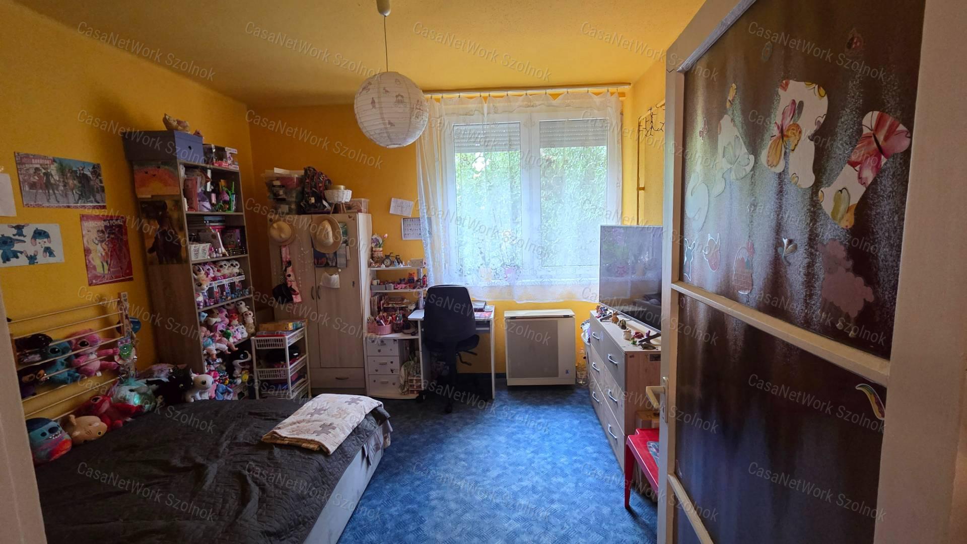 54 m2-es, 2 szobás 1. emeleti tégla építésű lakás