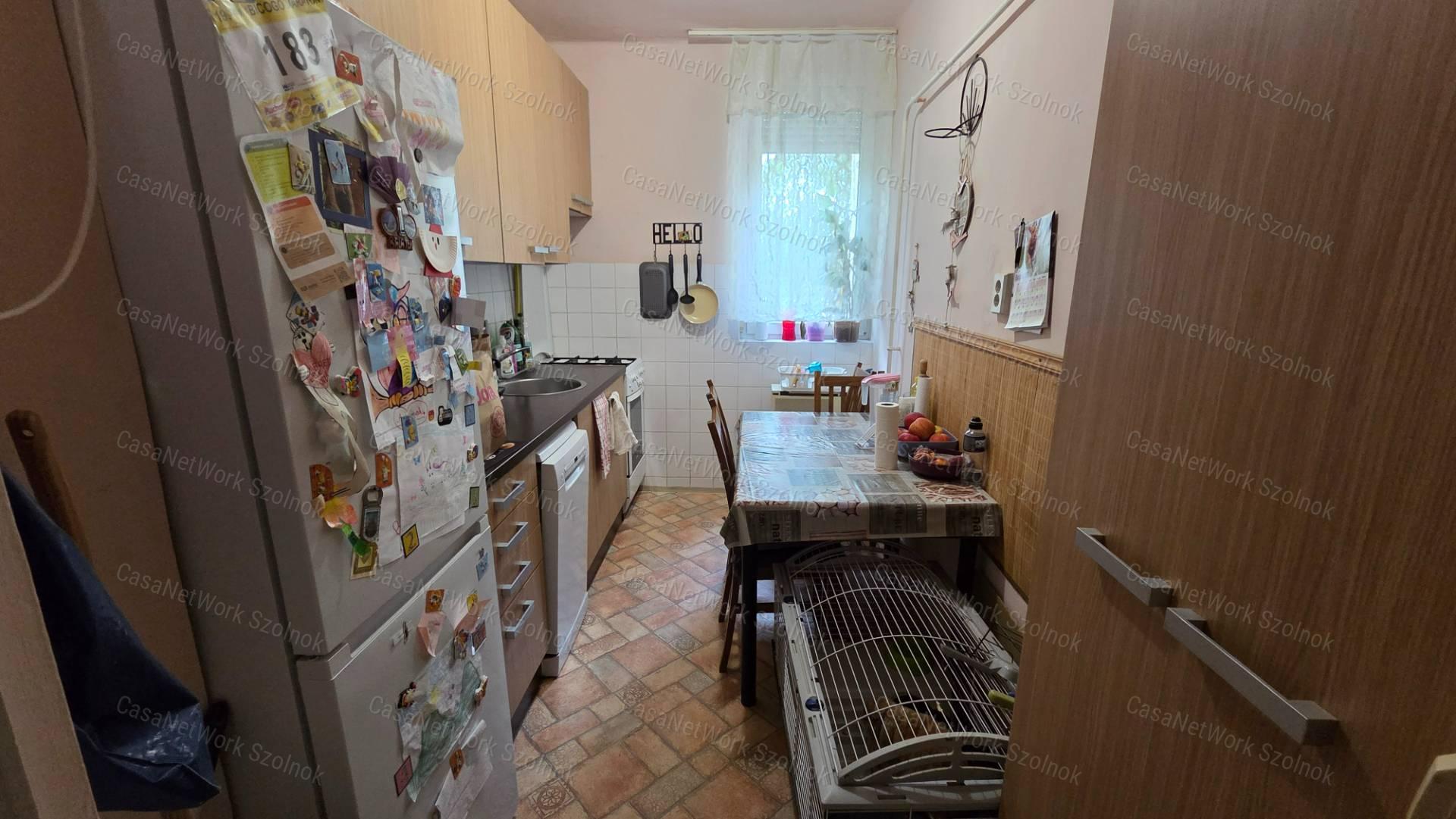 54 m2-es, 2 szobás 1. emeleti tégla építésű lakás