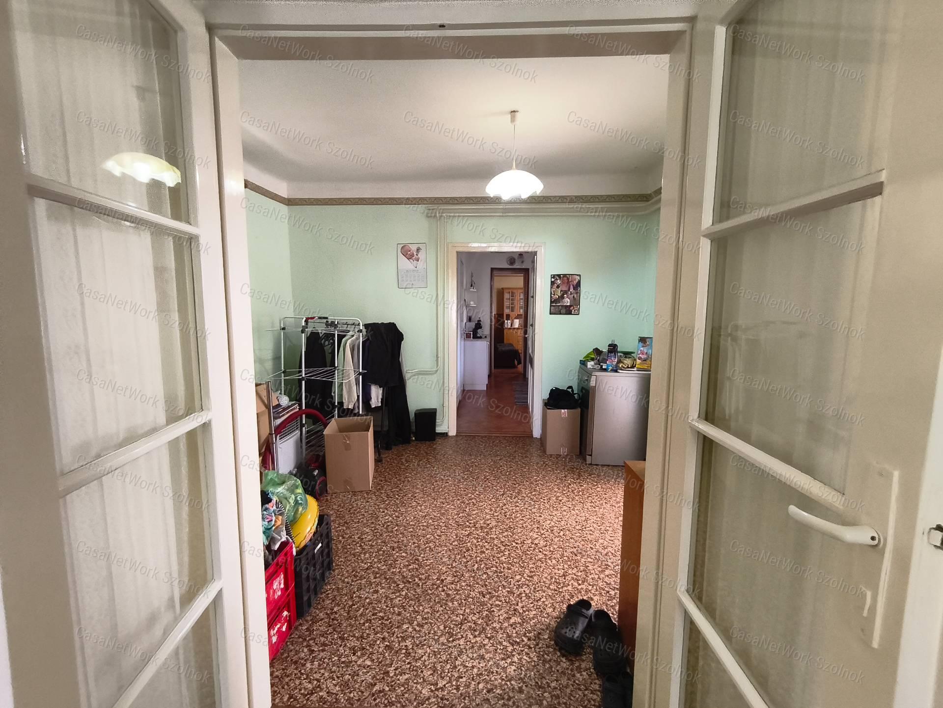 Pilisi családi ház garázzsal és szaletlival, a madárcsicsergős kávékhoz