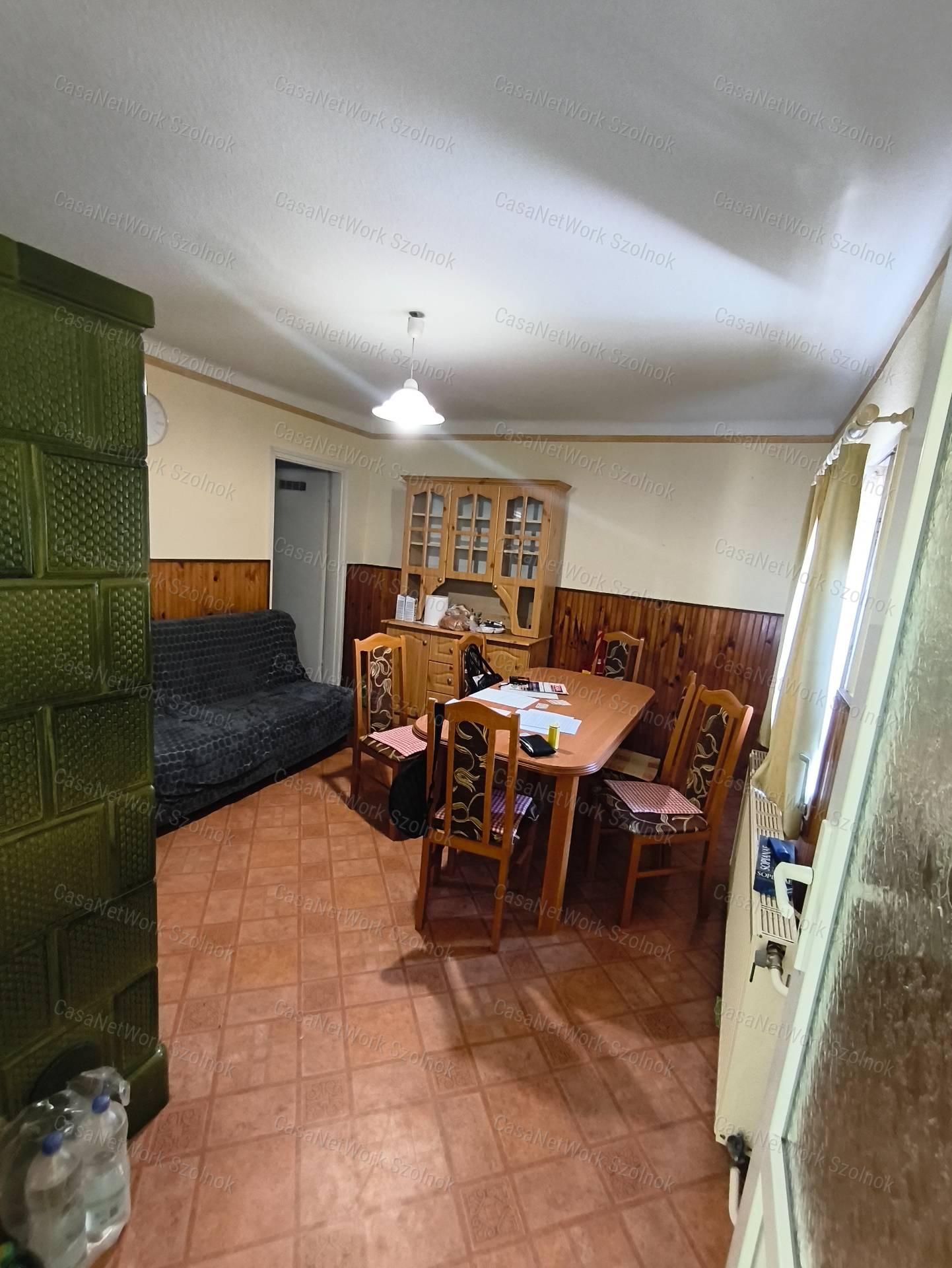Pilisi családi ház garázzsal és szaletlival, a madárcsicsergős kávékhoz