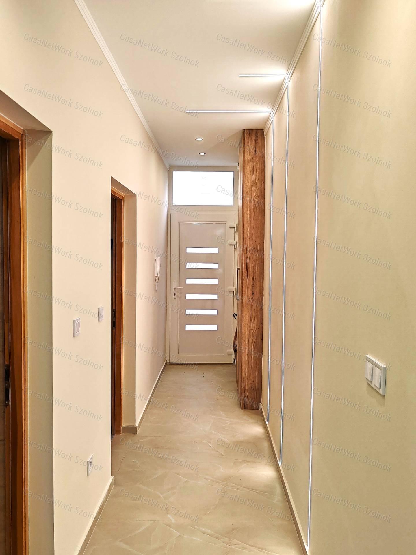 Szolnok belvárosában prémium minőségben felújított 2szobás lakás eladó