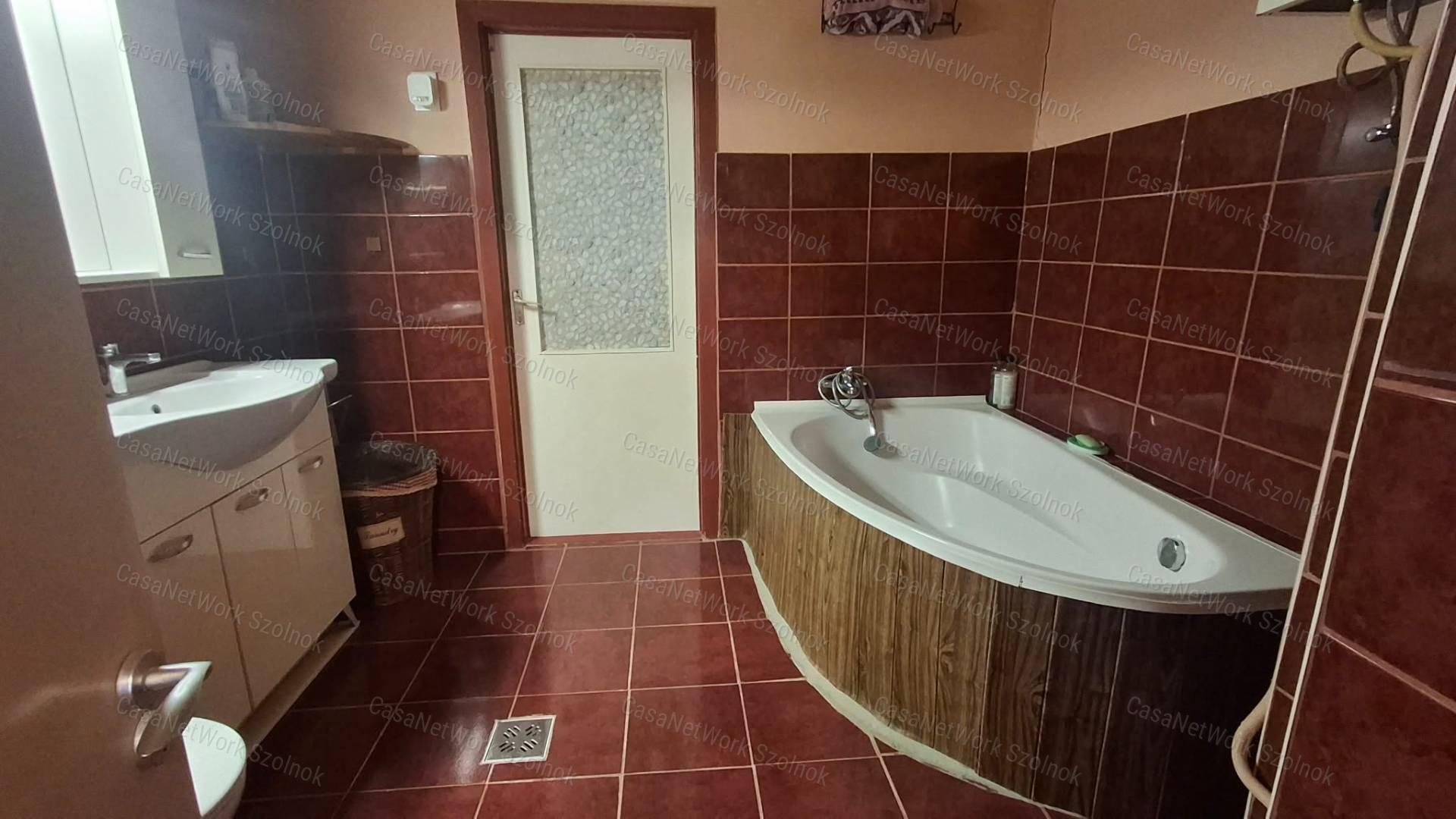 Zagyvarékason nyugodt kis zsákutcában 68 m2-es  családi ház eladó