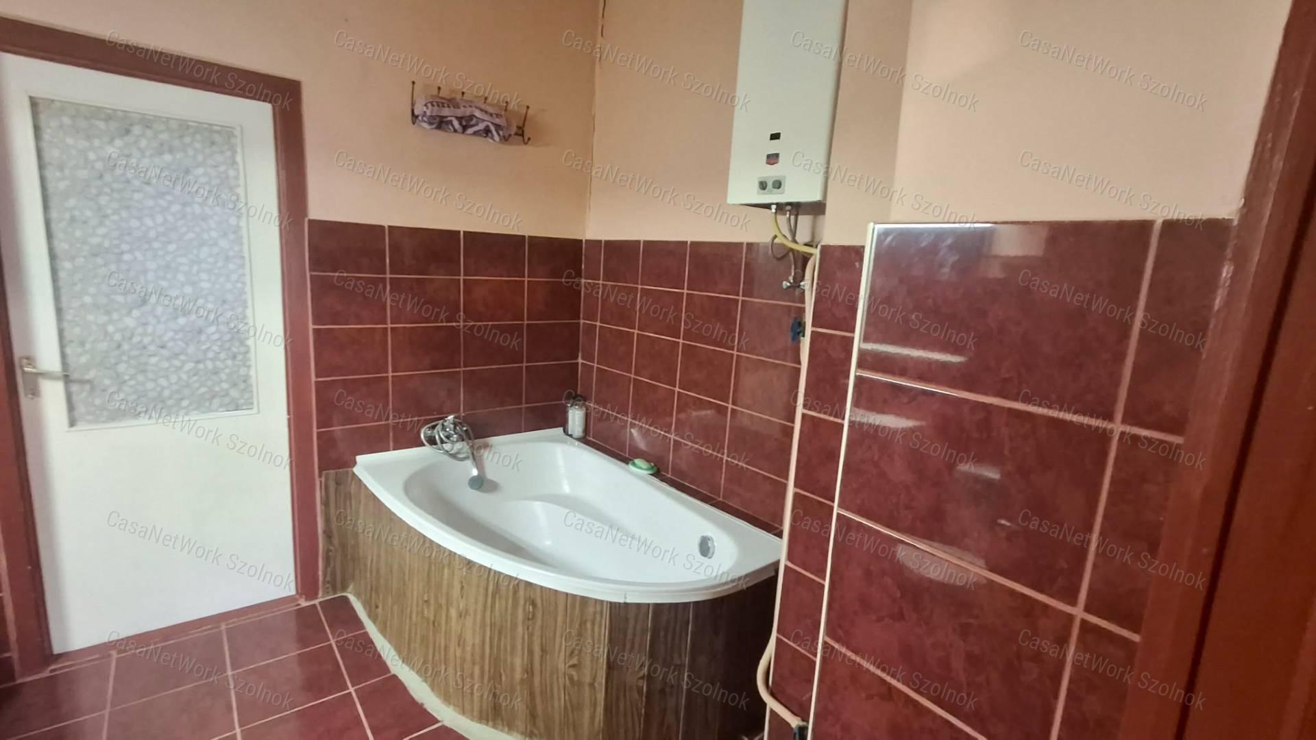 Zagyvarékason nyugodt kis zsákutcában 68 m2-es  családi ház eladó