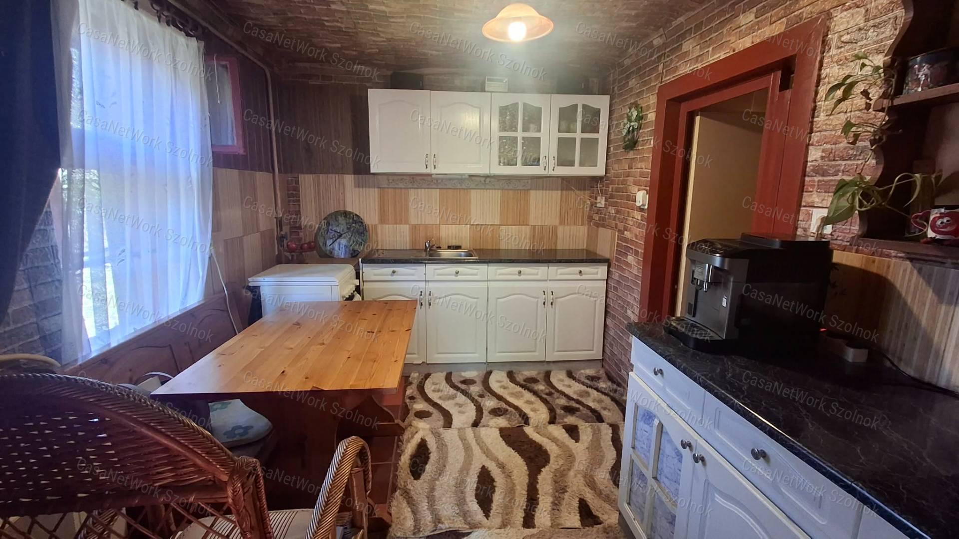 Zagyvarékason nyugodt kis zsákutcában 68 m2-es  családi ház eladó