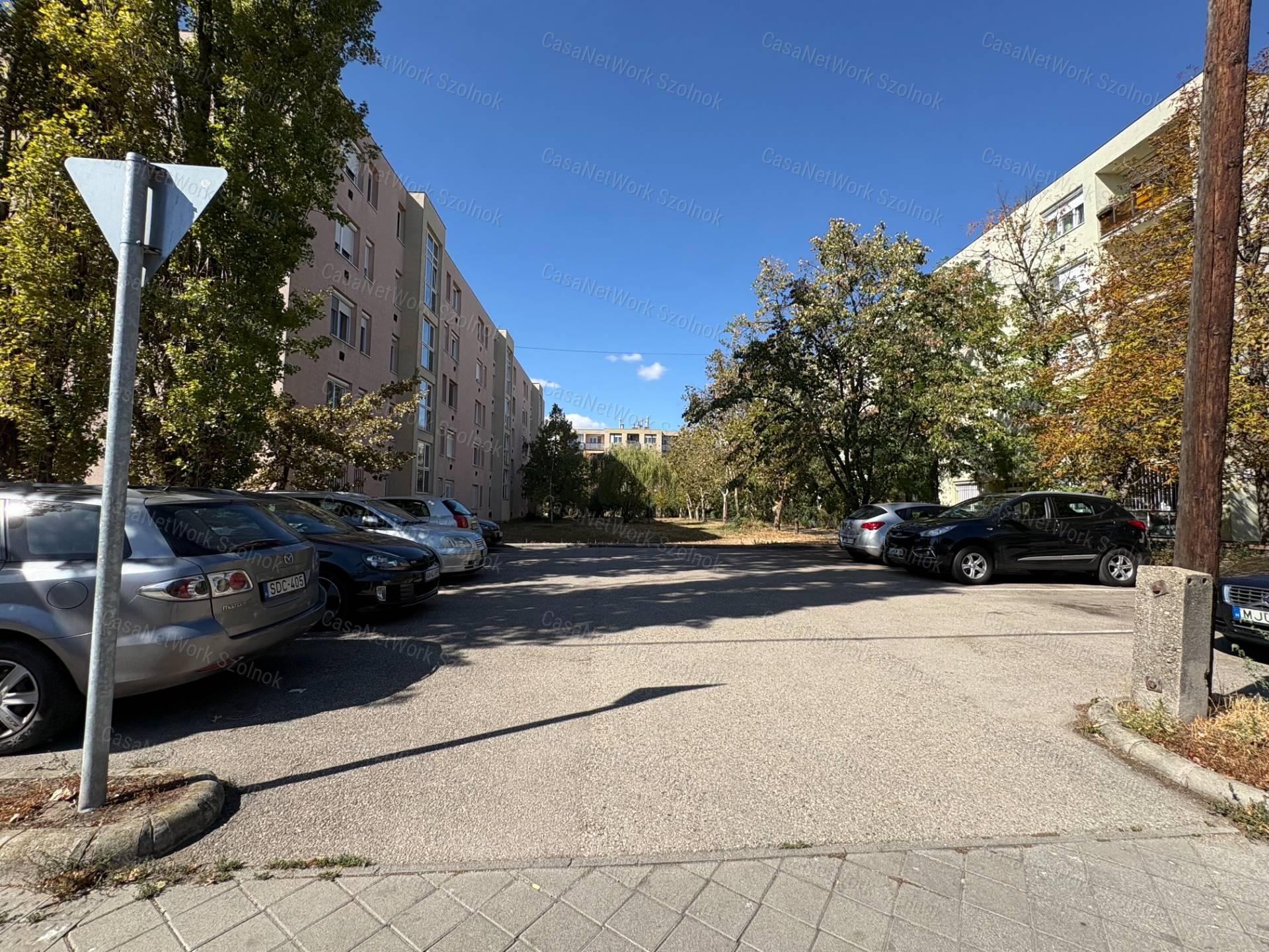 Eladó szolnok belvárosában a Gerle utcában egy 50m2-es 2 szobás lakás