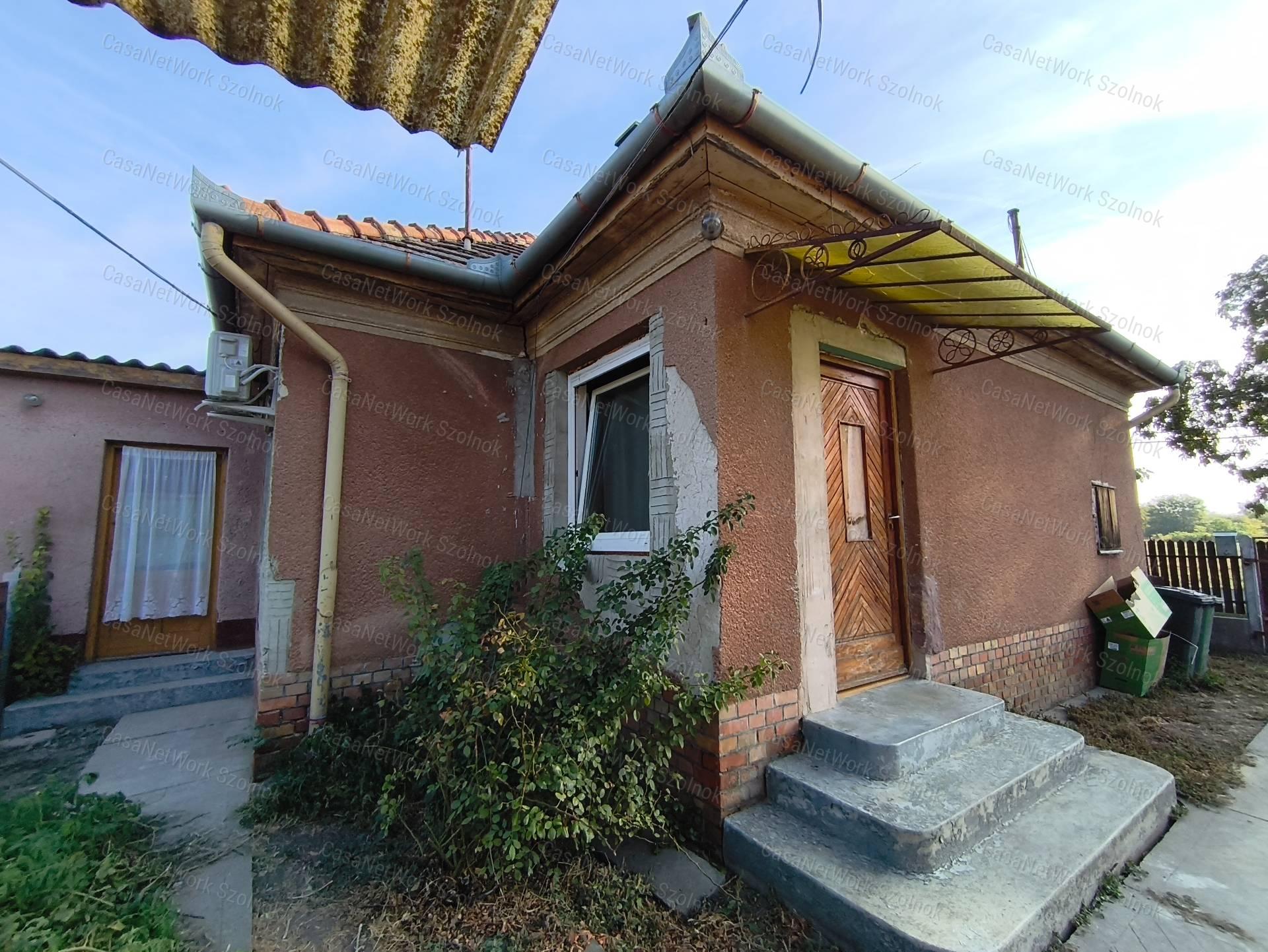 Családi ház Abonyban,garázzsal