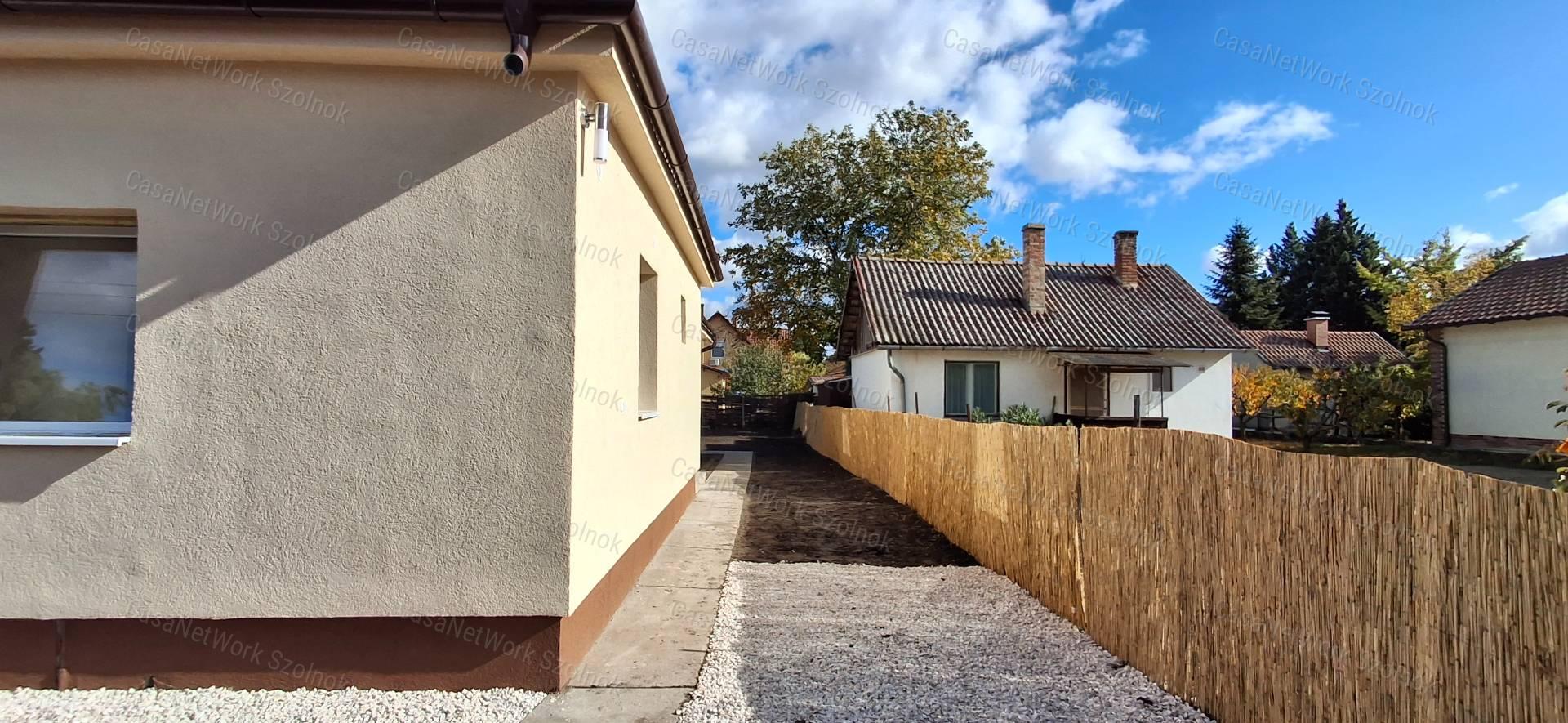 Felújított családi ház Szolnok Szandaszőlős