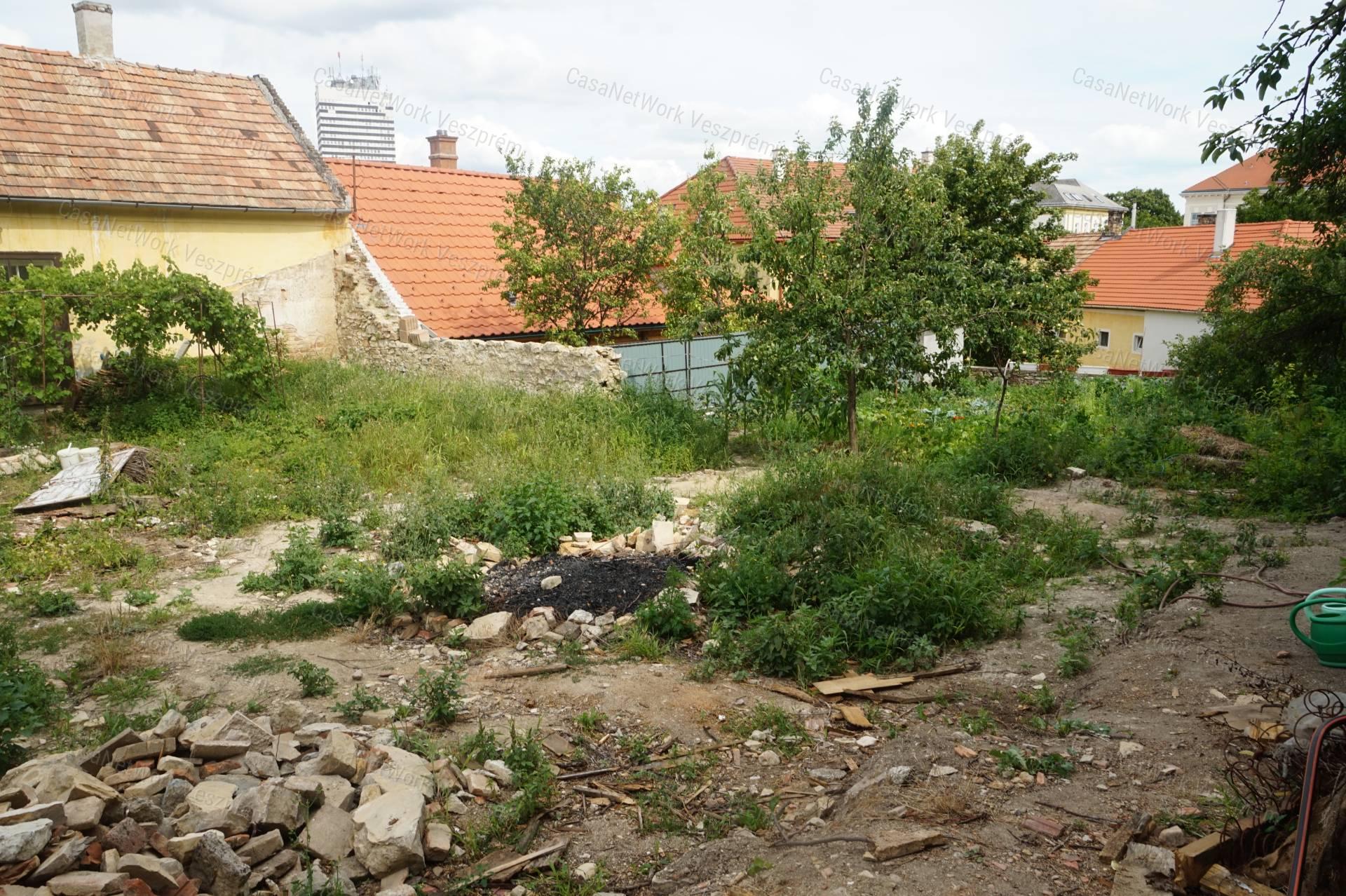Eladó családi ház Veszprém. Elsődleges fotó (32791933) Eladó családi ház Veszprém. Elsődleges fotó (32791933)