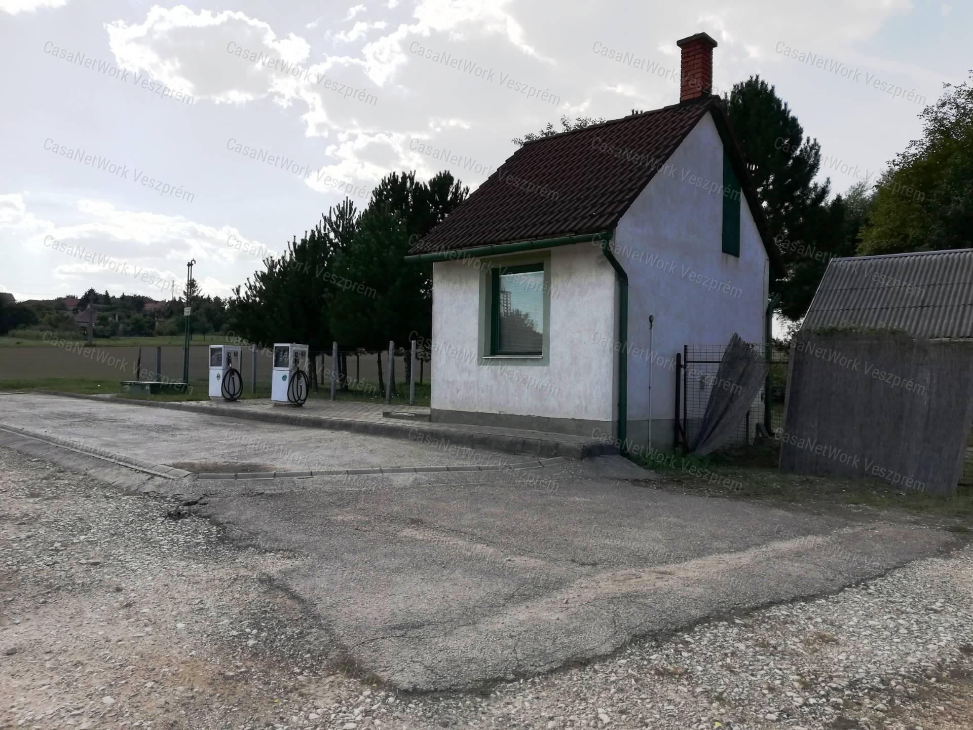 2 kútfejes benzinkút eladó, BAKONYSZENTKIRÁLY