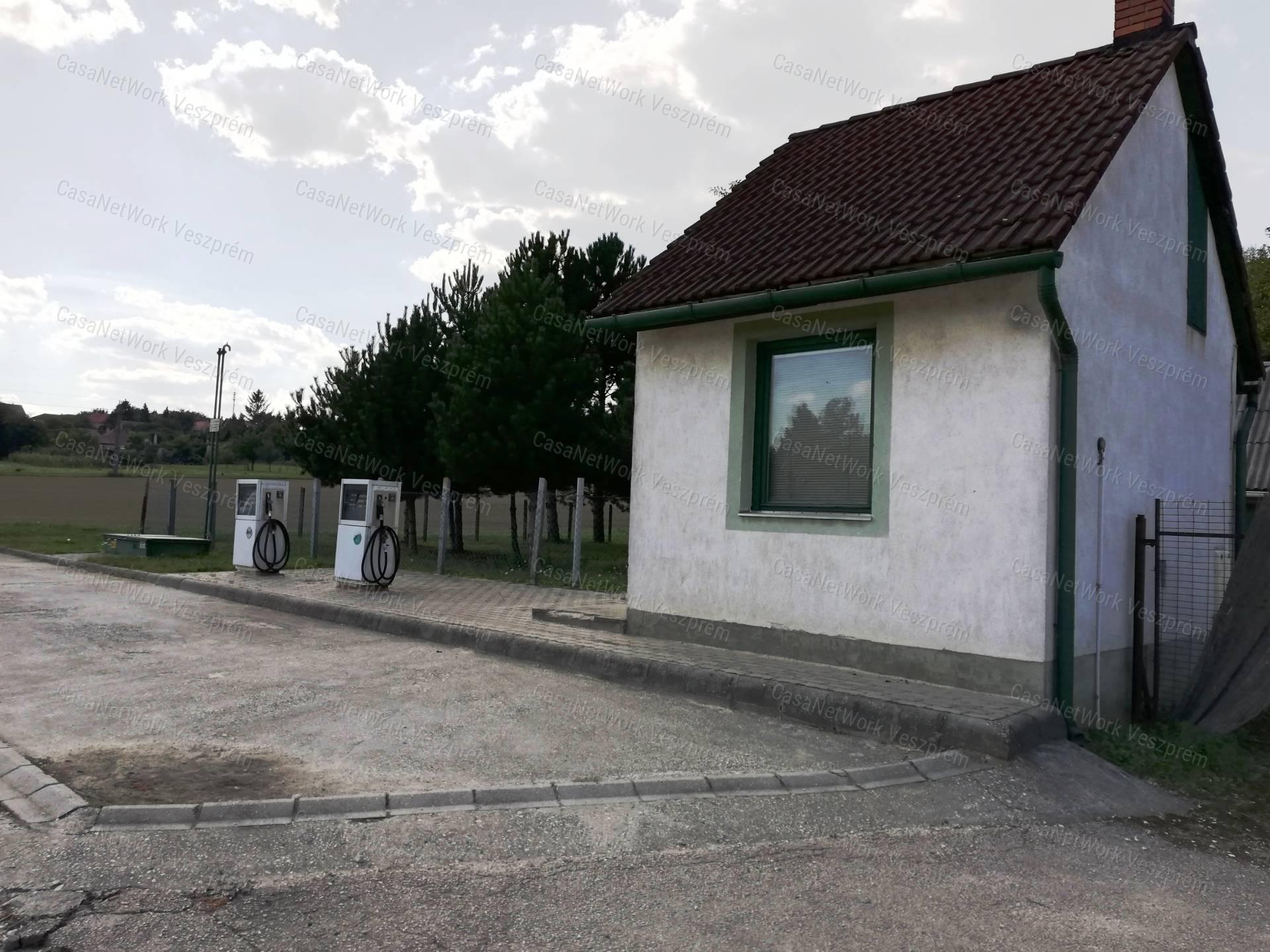 2 kútfejes benzinkút eladó, BAKONYSZENTKIRÁLY
