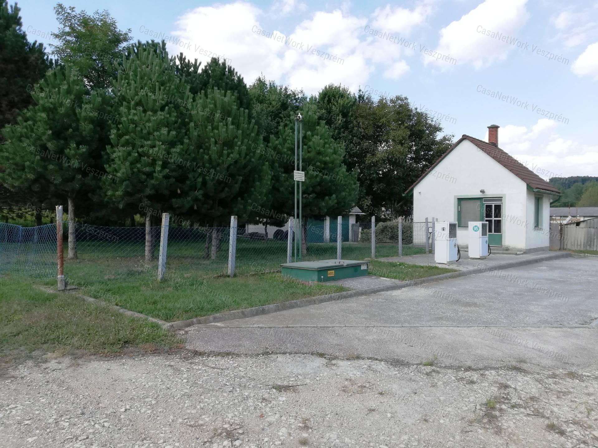2 kútfejes benzinkút eladó, BAKONYSZENTKIRÁLY