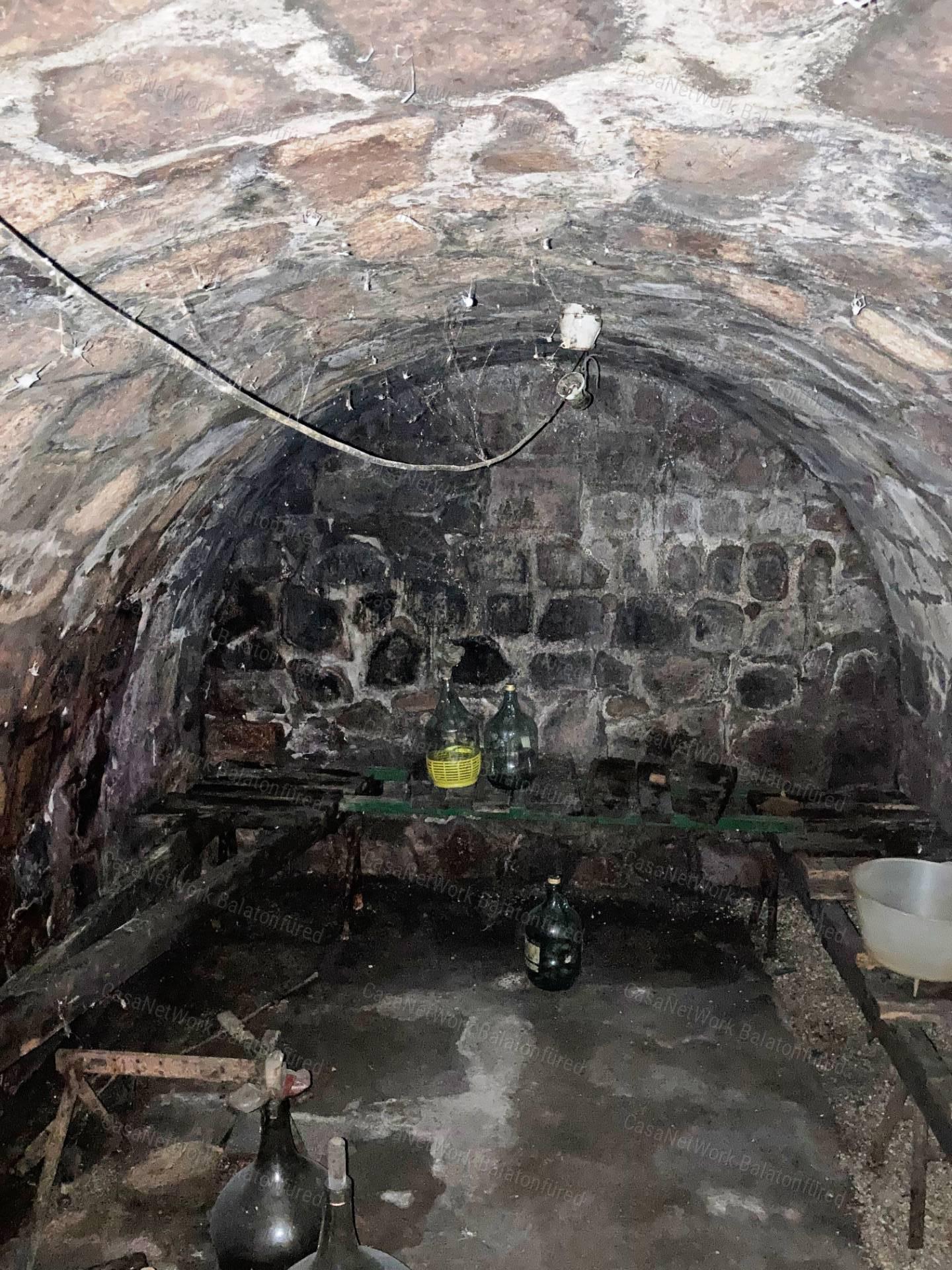 Panorámás Nyaraló Lovas, Alsóörs határán