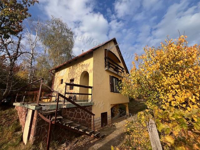 Panorámás Nyaraló Lovas, Alsóörs határán