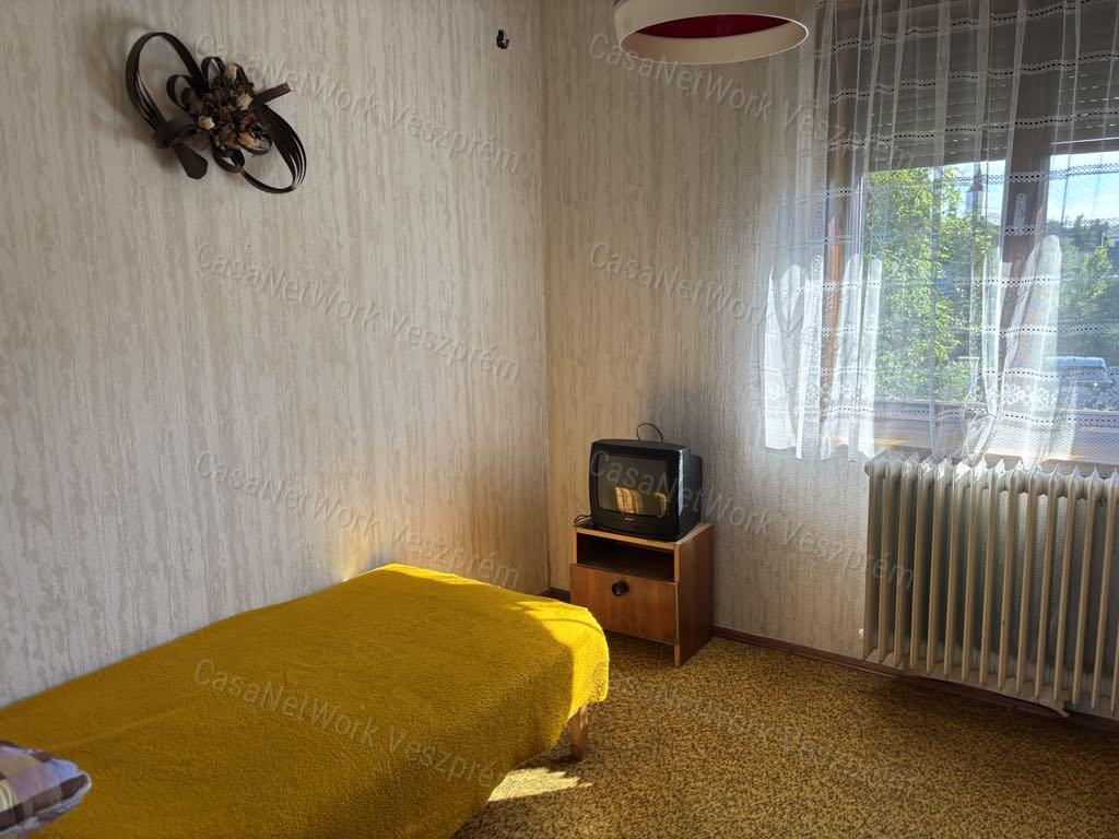 CSOPAKI CSALÁDI HÁZ