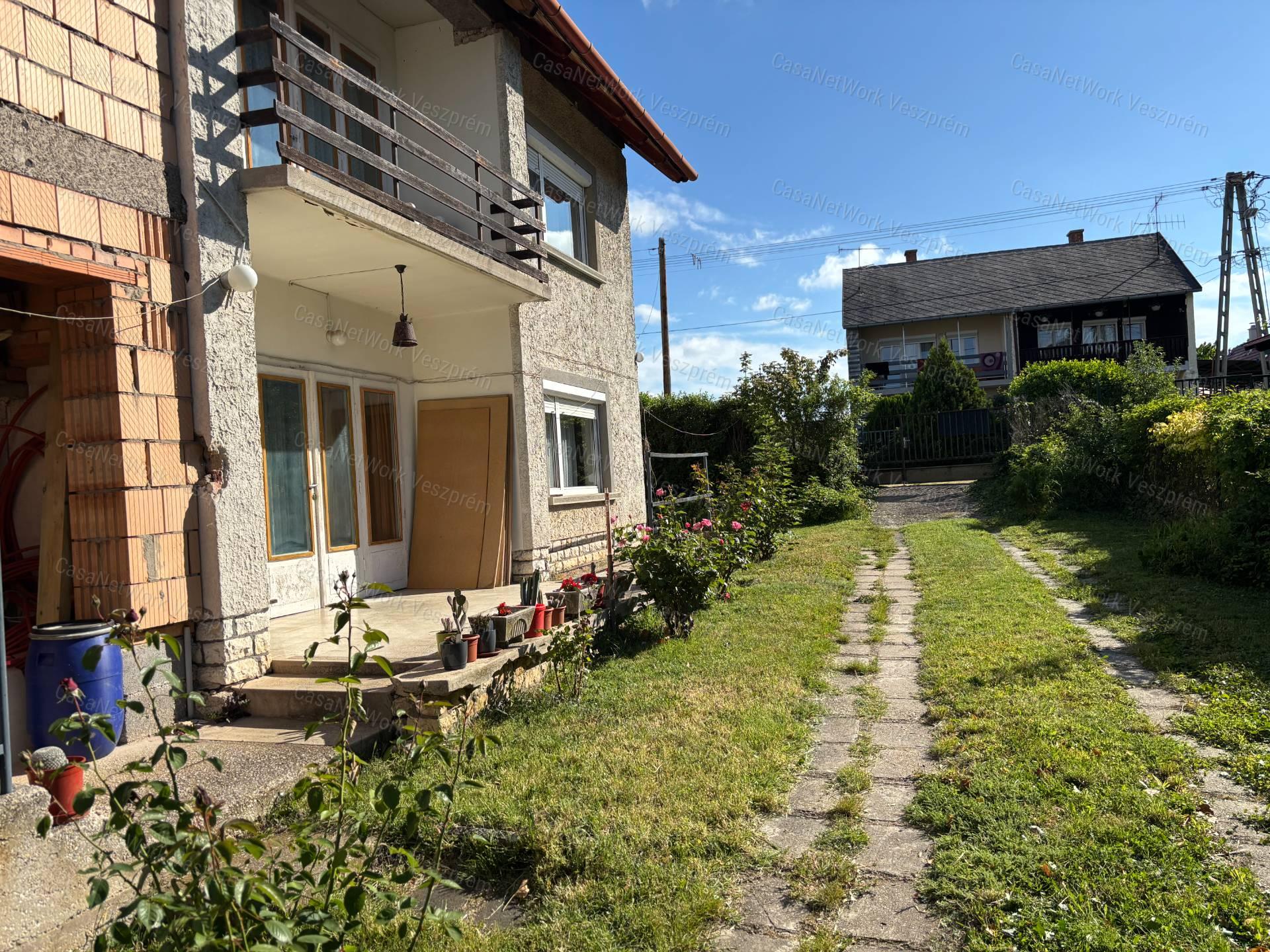 CSOPAKI CSALÁDI HÁZ