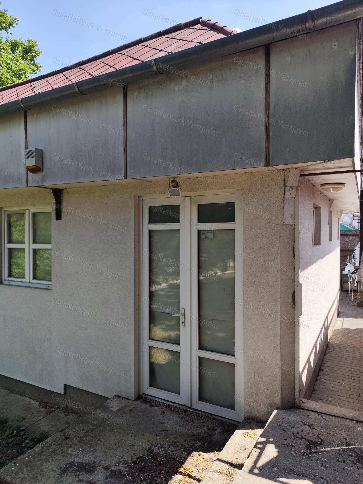 Vendéglátó egység eladó a Jutasi Lakótelepen!