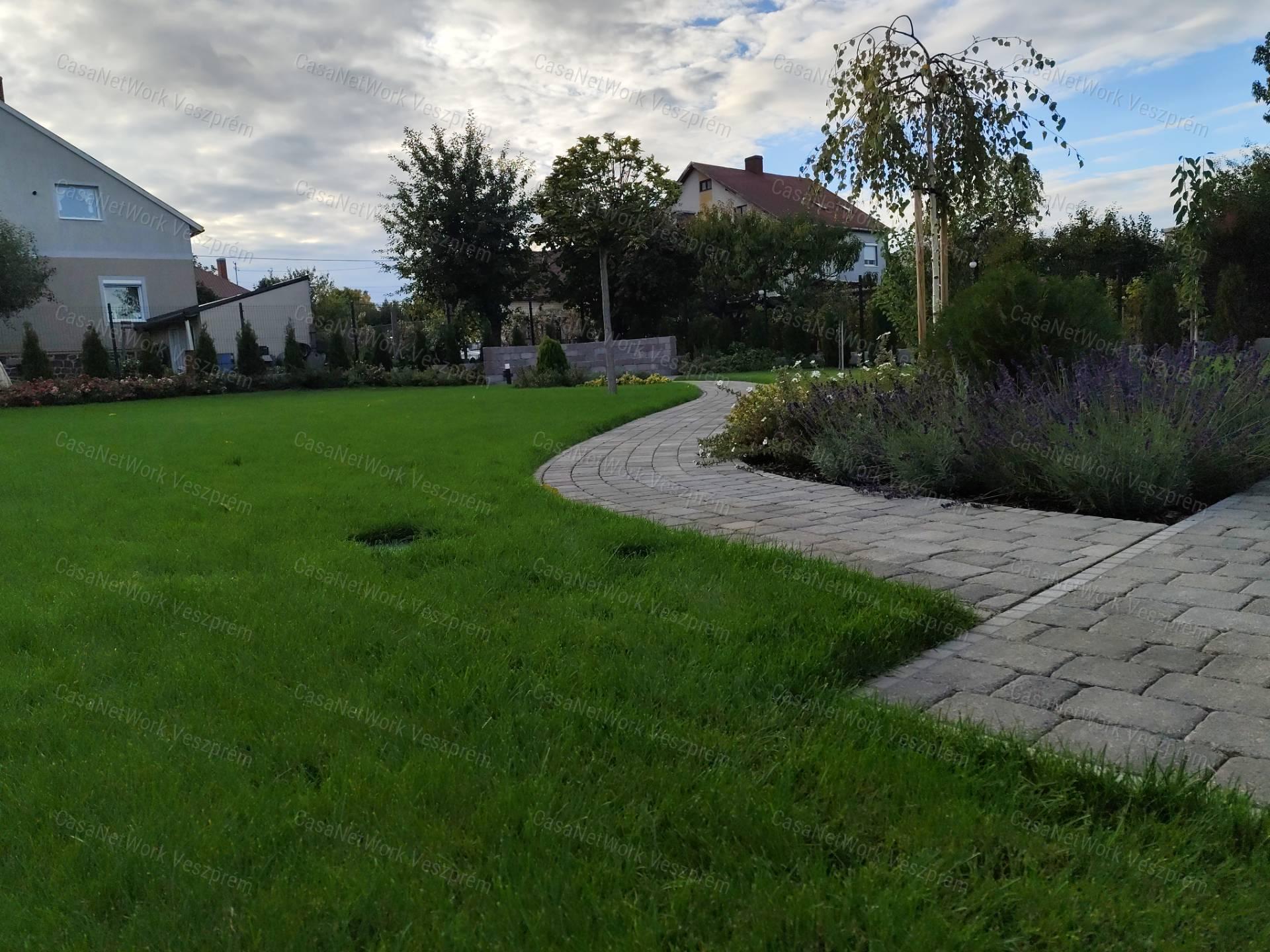 Új építésű három hálószobás lakás kiadó!