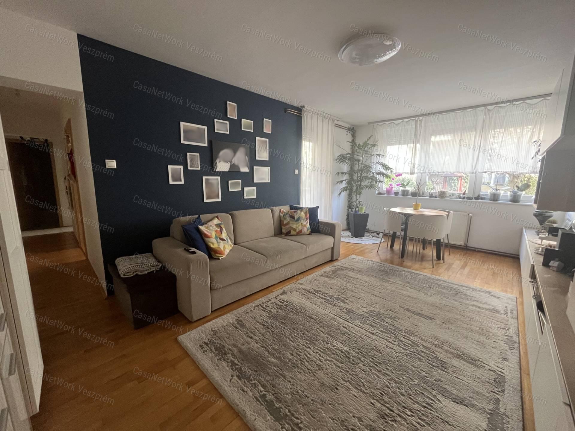 Eladó 64 m²-es földszinti lakás Veszprém, Cholnokyvárosban!