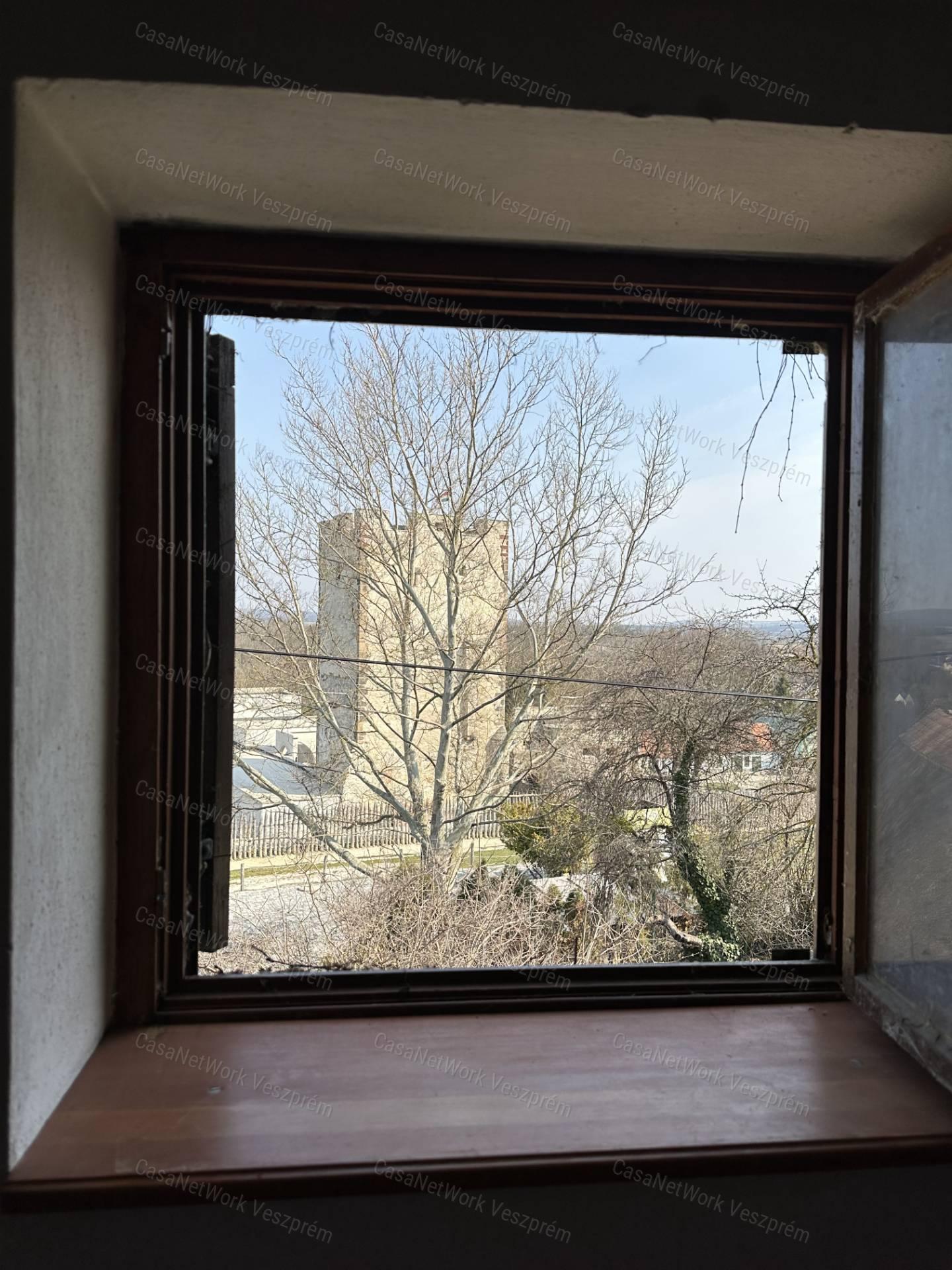 Várpanorámás családi ház Nagyvázsonyban