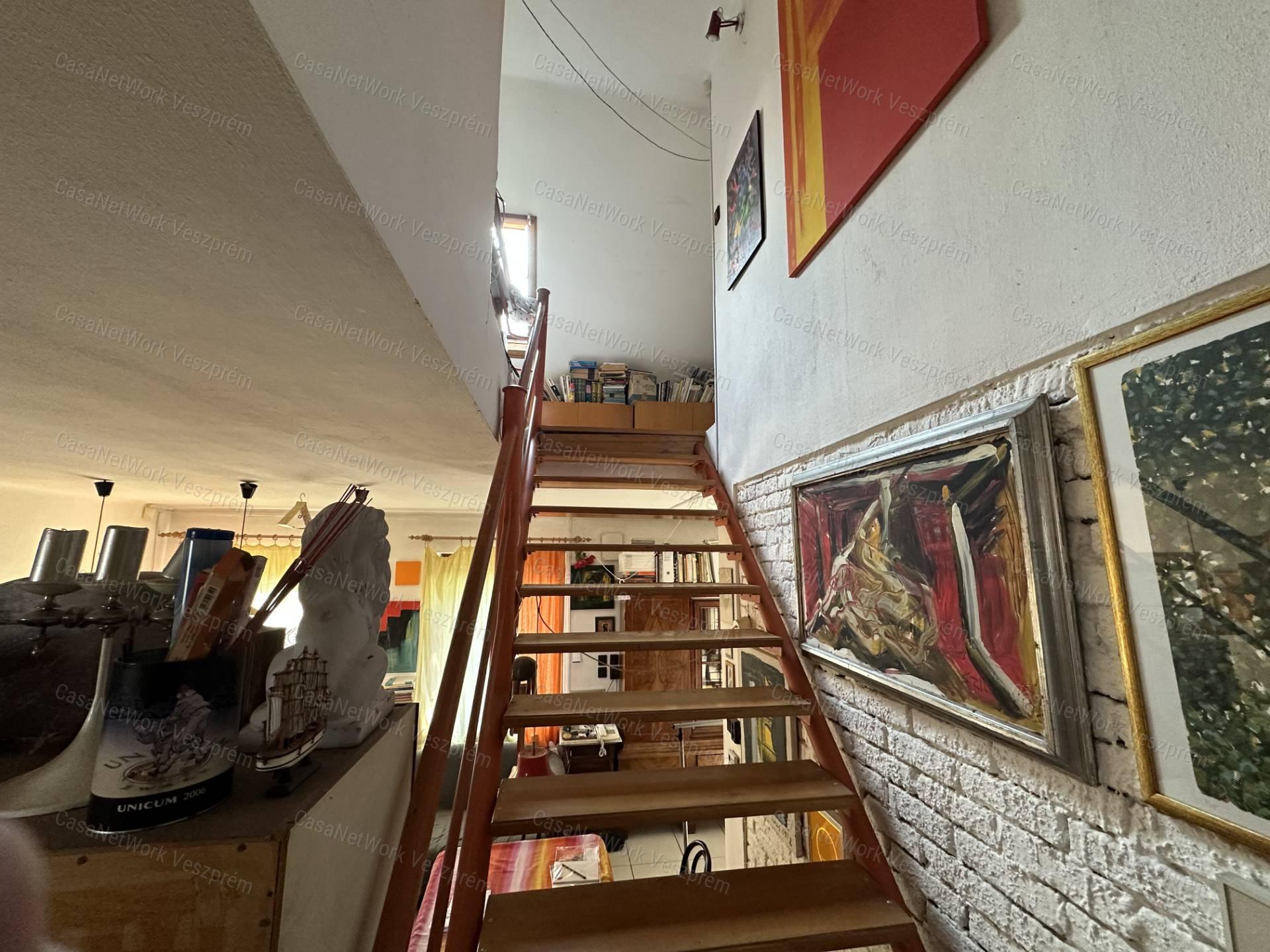 Várpanorámás családi ház Nagyvázsonyban
