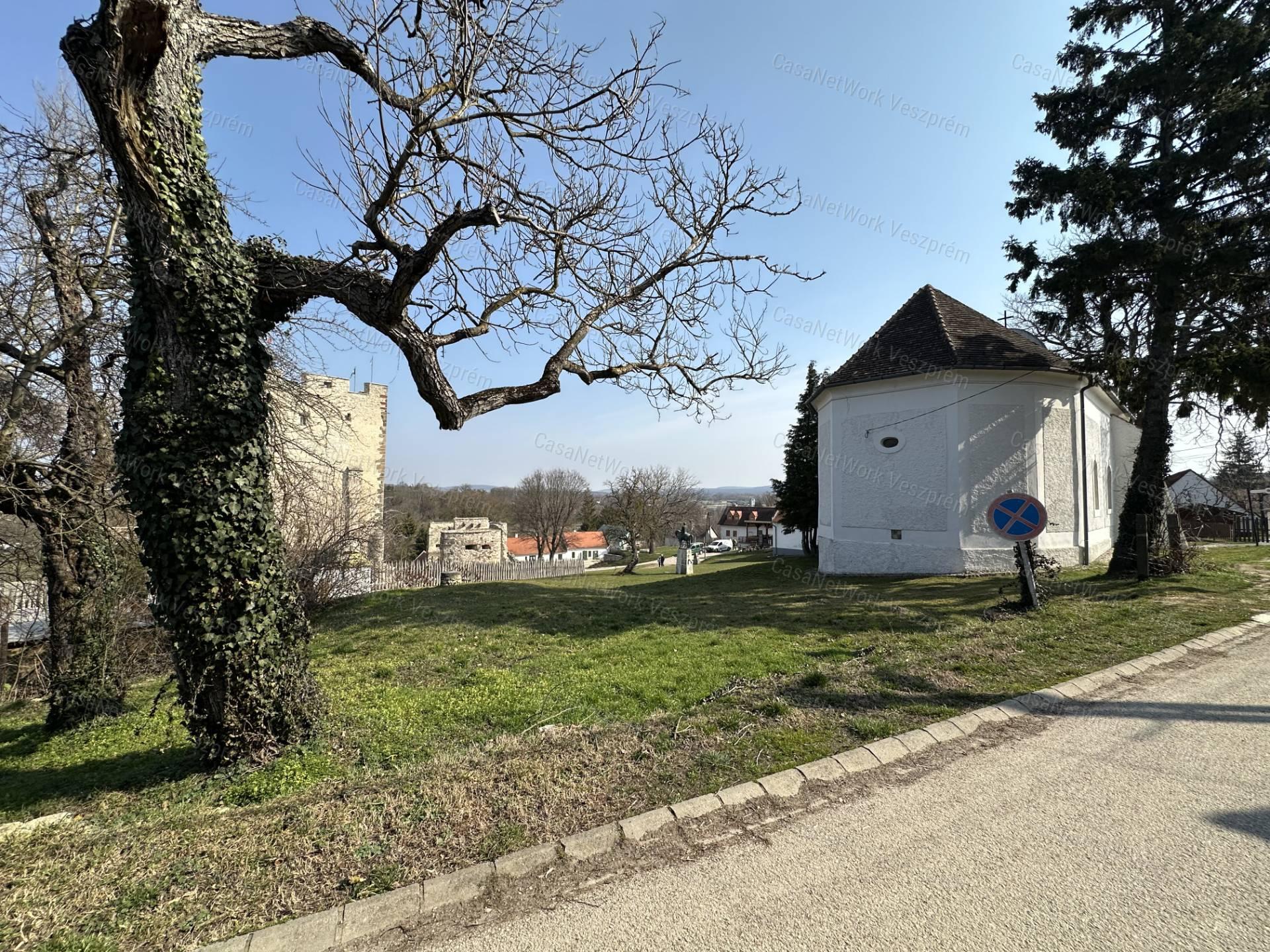 Várpanorámás családi ház Nagyvázsonyban