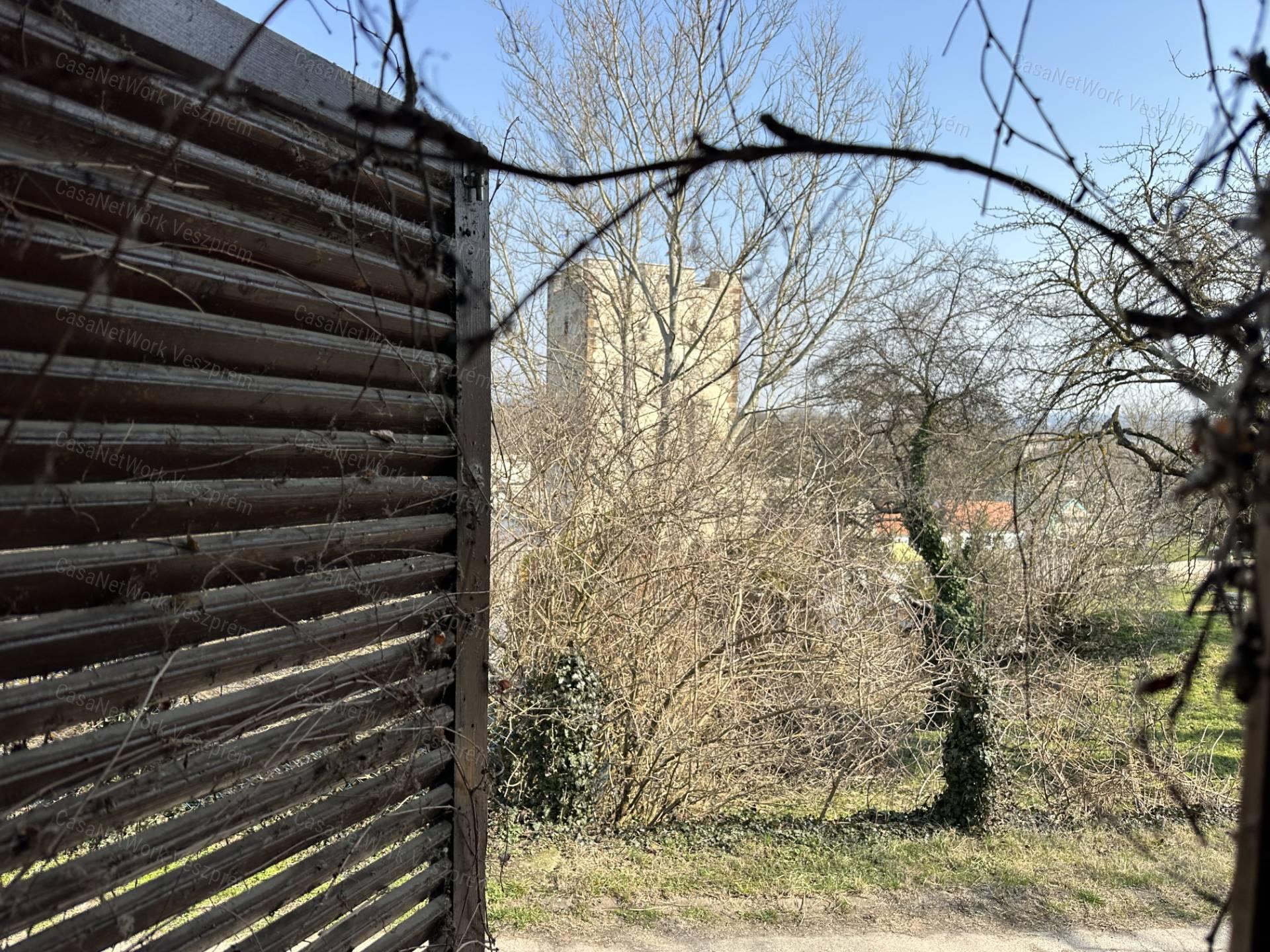 Várpanorámás családi ház Nagyvázsonyban