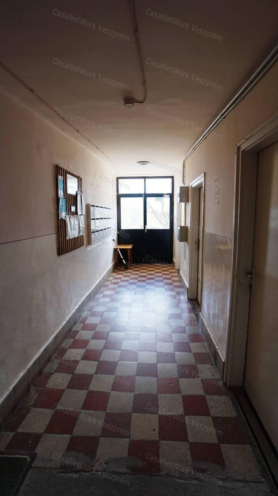 Eladó Panellakás Pétfürdőn!