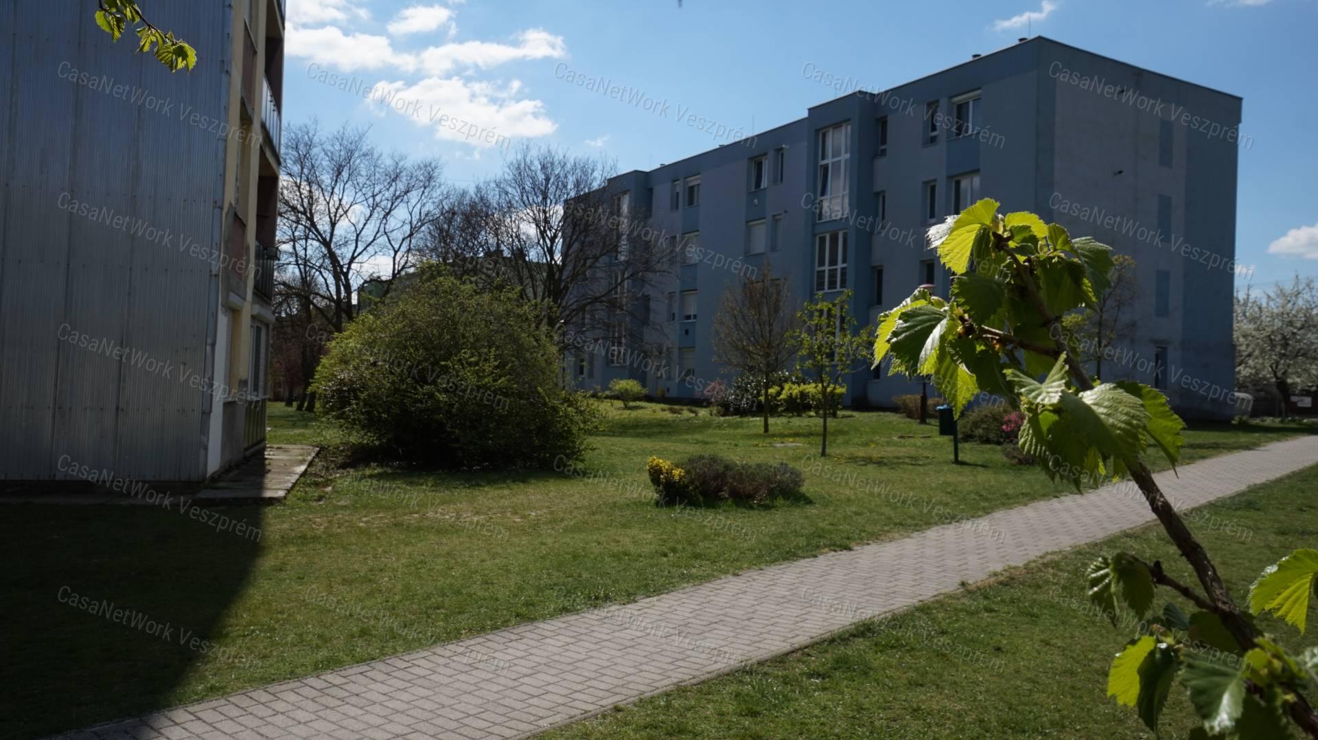 Eladó Panellakás Pétfürdőn!