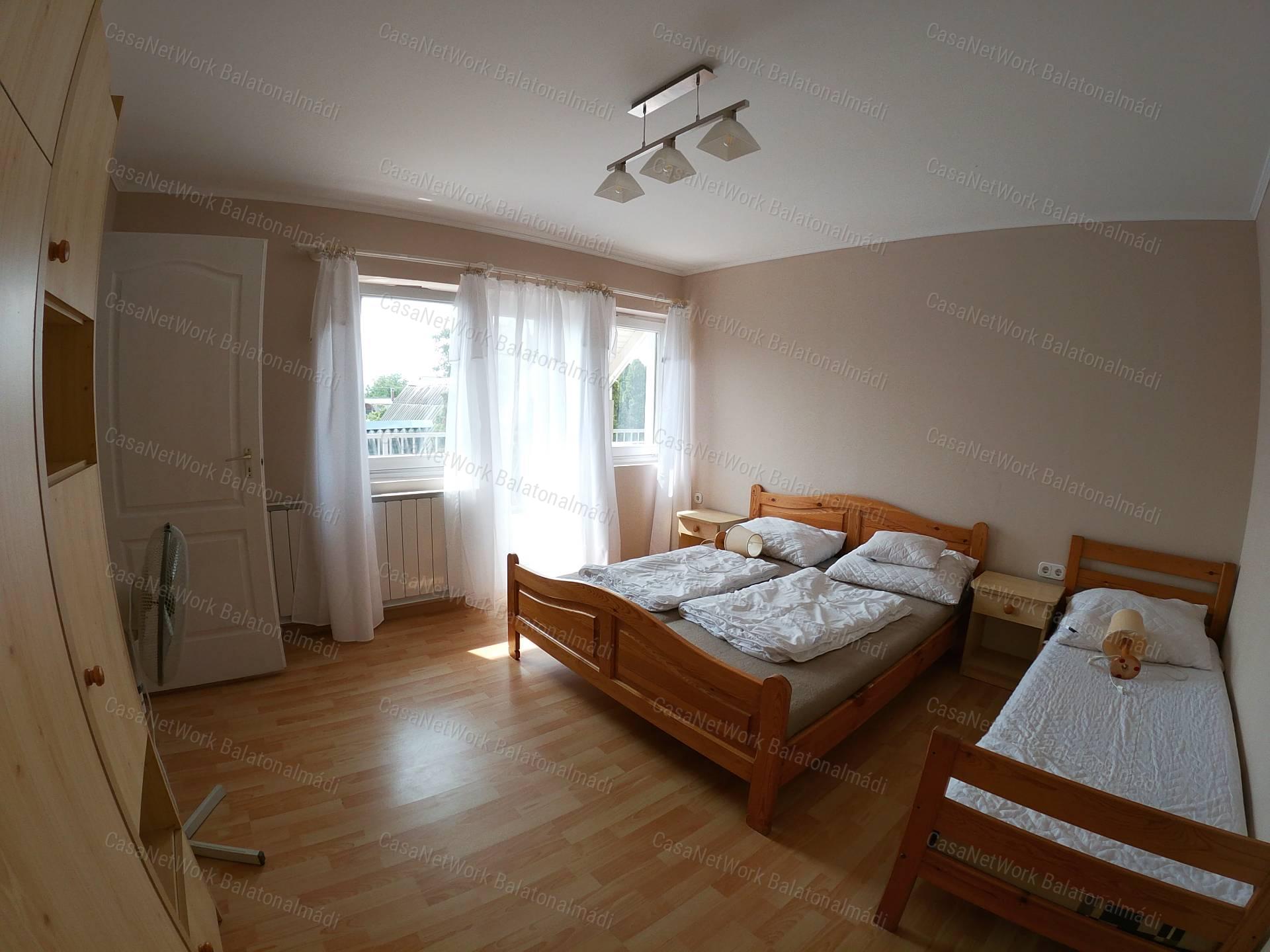 Gyenesdiáson Eladó Apartman-Ház!