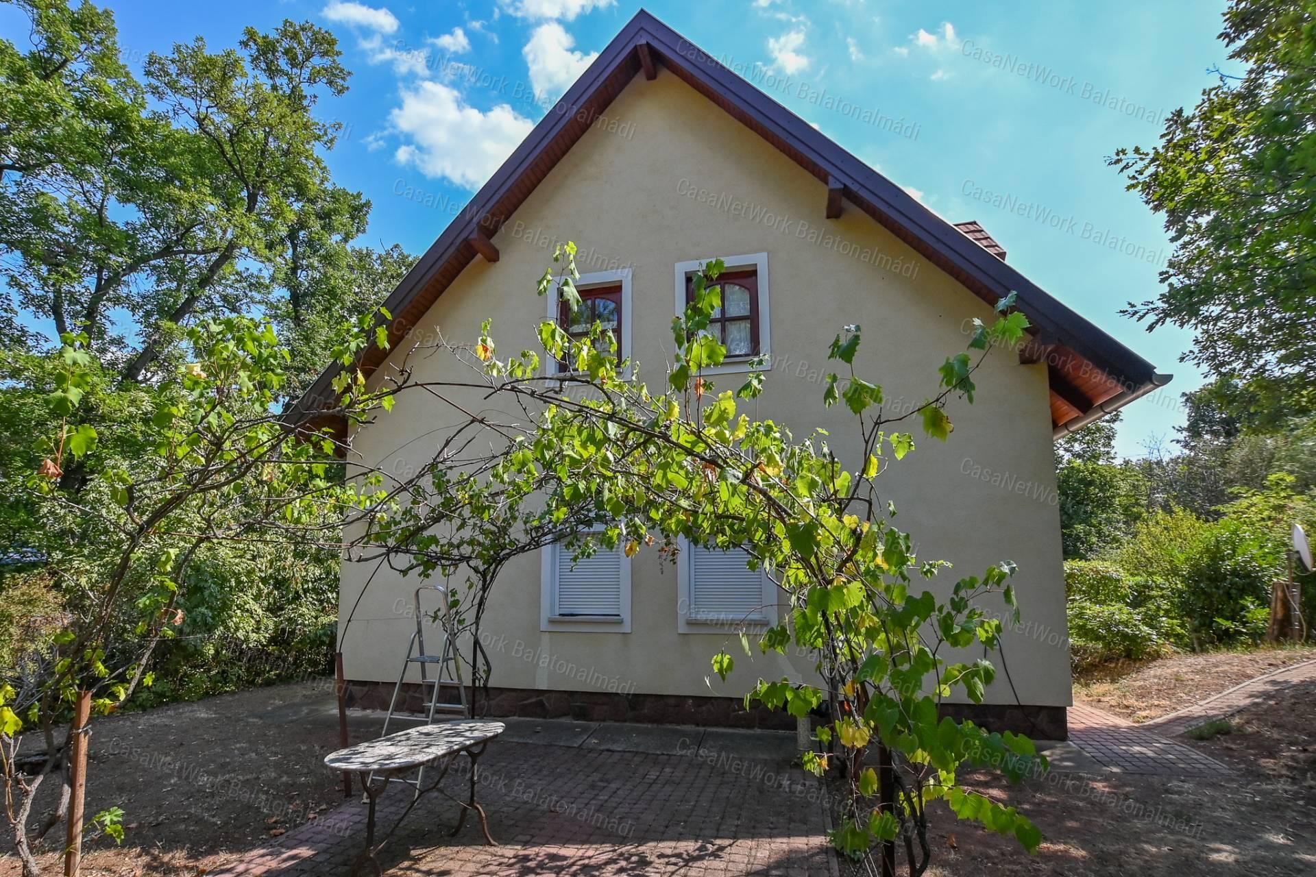Családi ház Káptalanfüred csendes részén