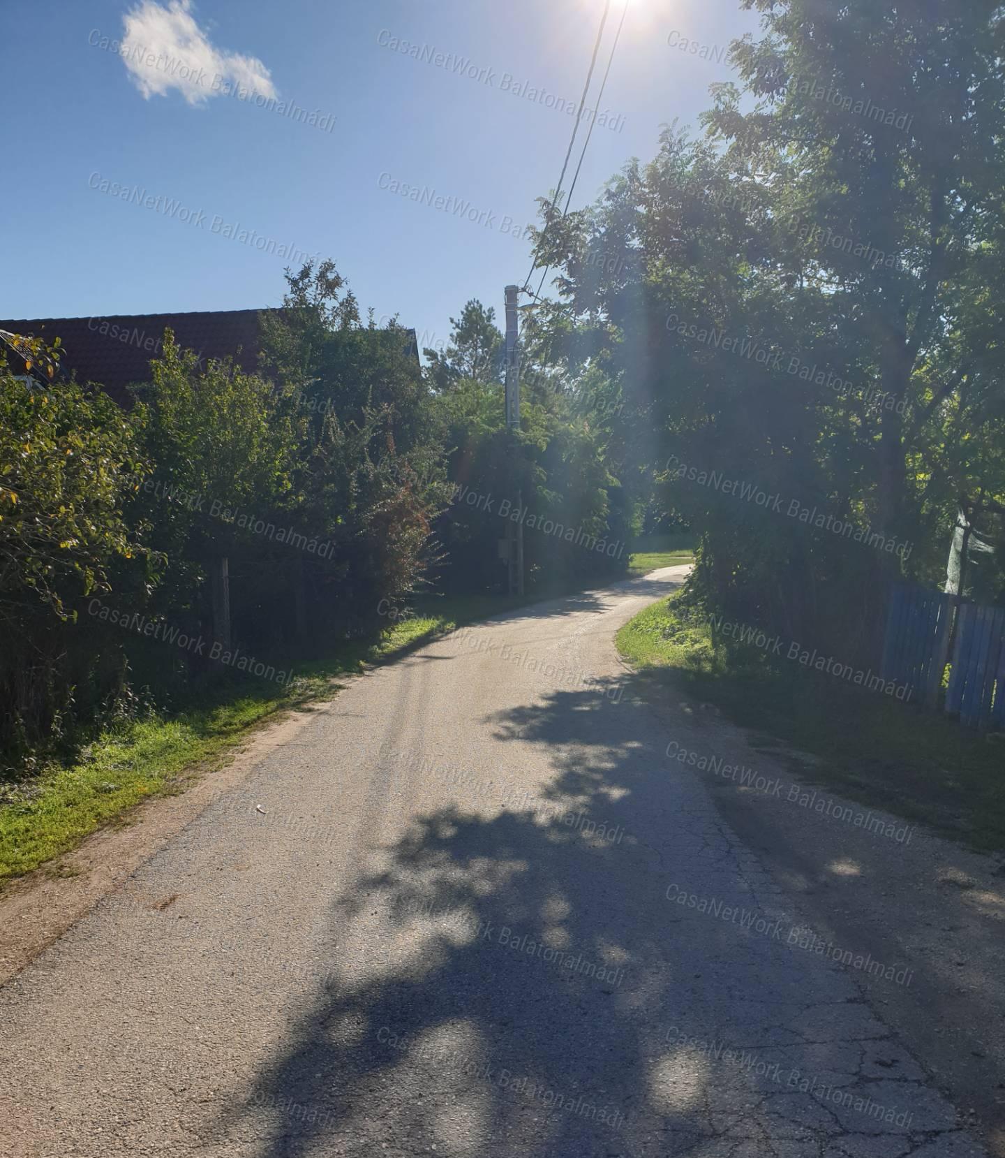 Eladó zöldövezeti építési telek Csajágon!