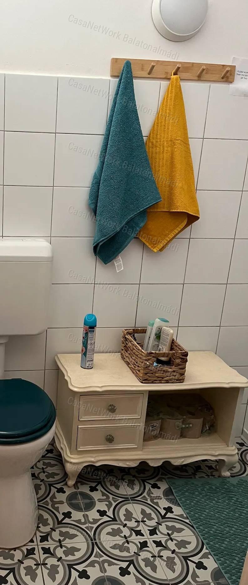Balatonalmádi - Káptalanfüreden romantikus villaépület eladó!