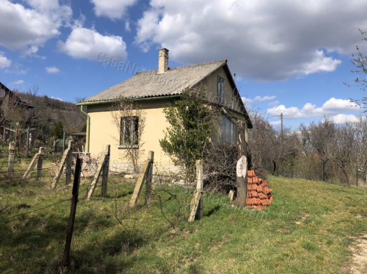 Eladó nyaraló lélegzetelállító panorámával Balatonalmádiban!
