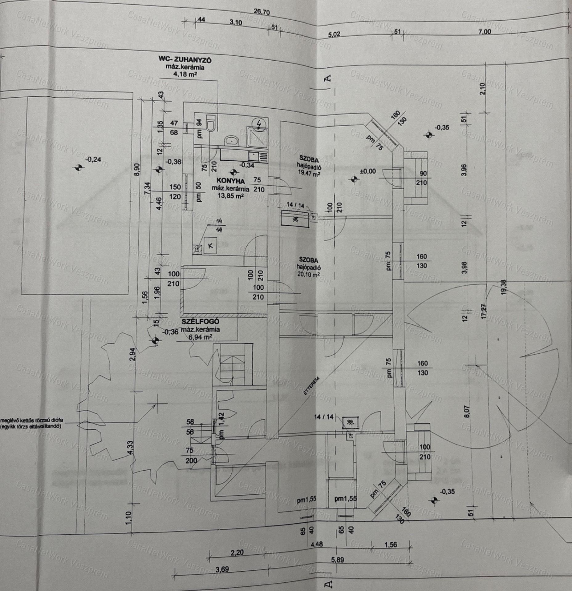 Tihanyban a Belső-tóra panorámás családi ház és vendéglő eladó!