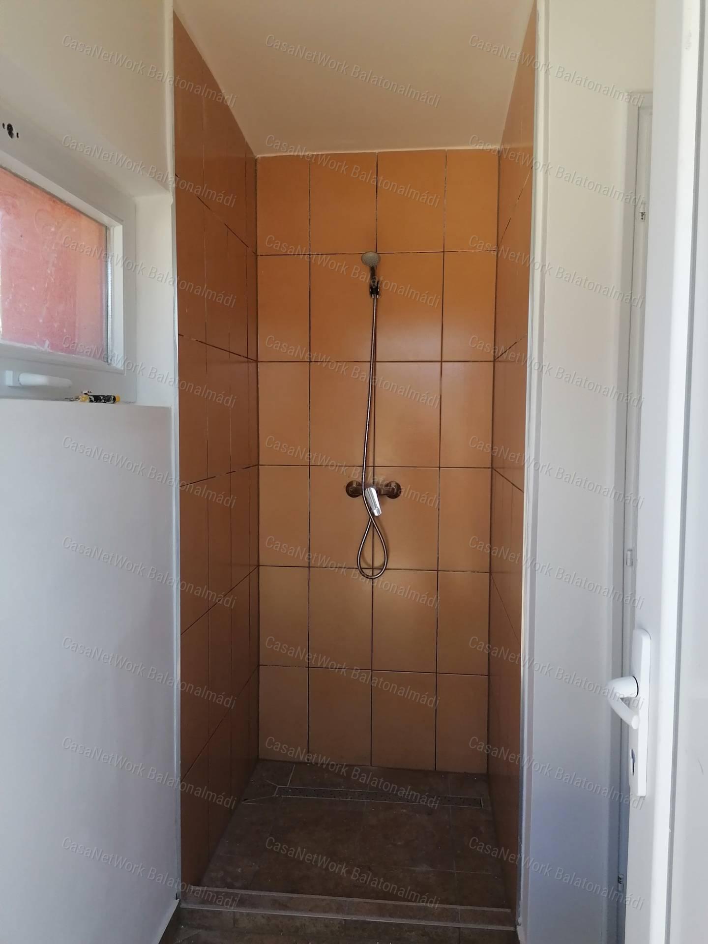 Településközponti telek